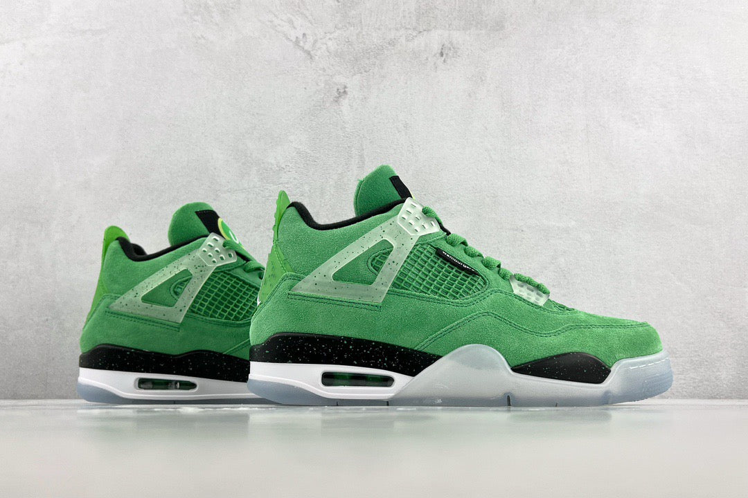 NIKE JORDAN 4