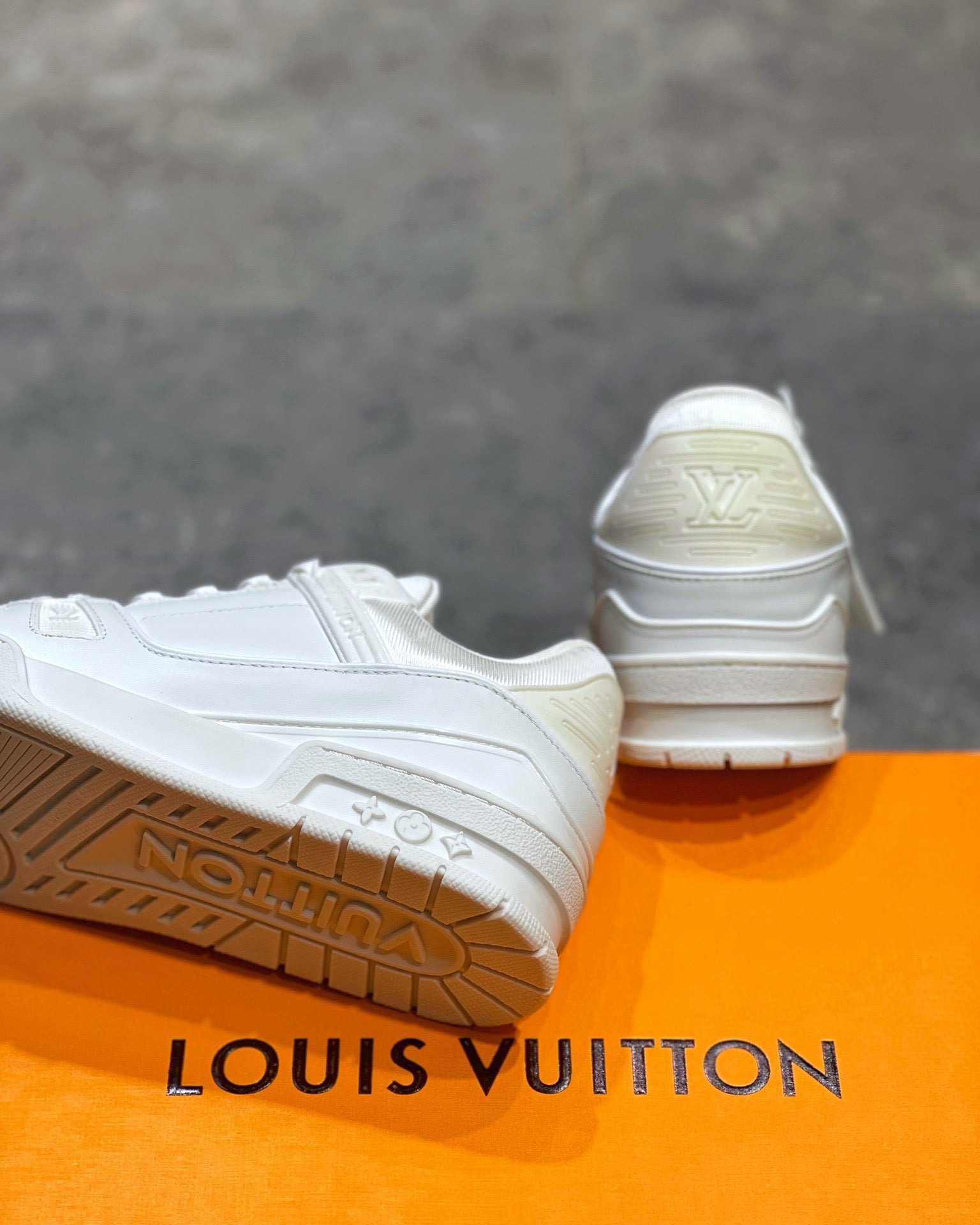 LOU TRAINERS
