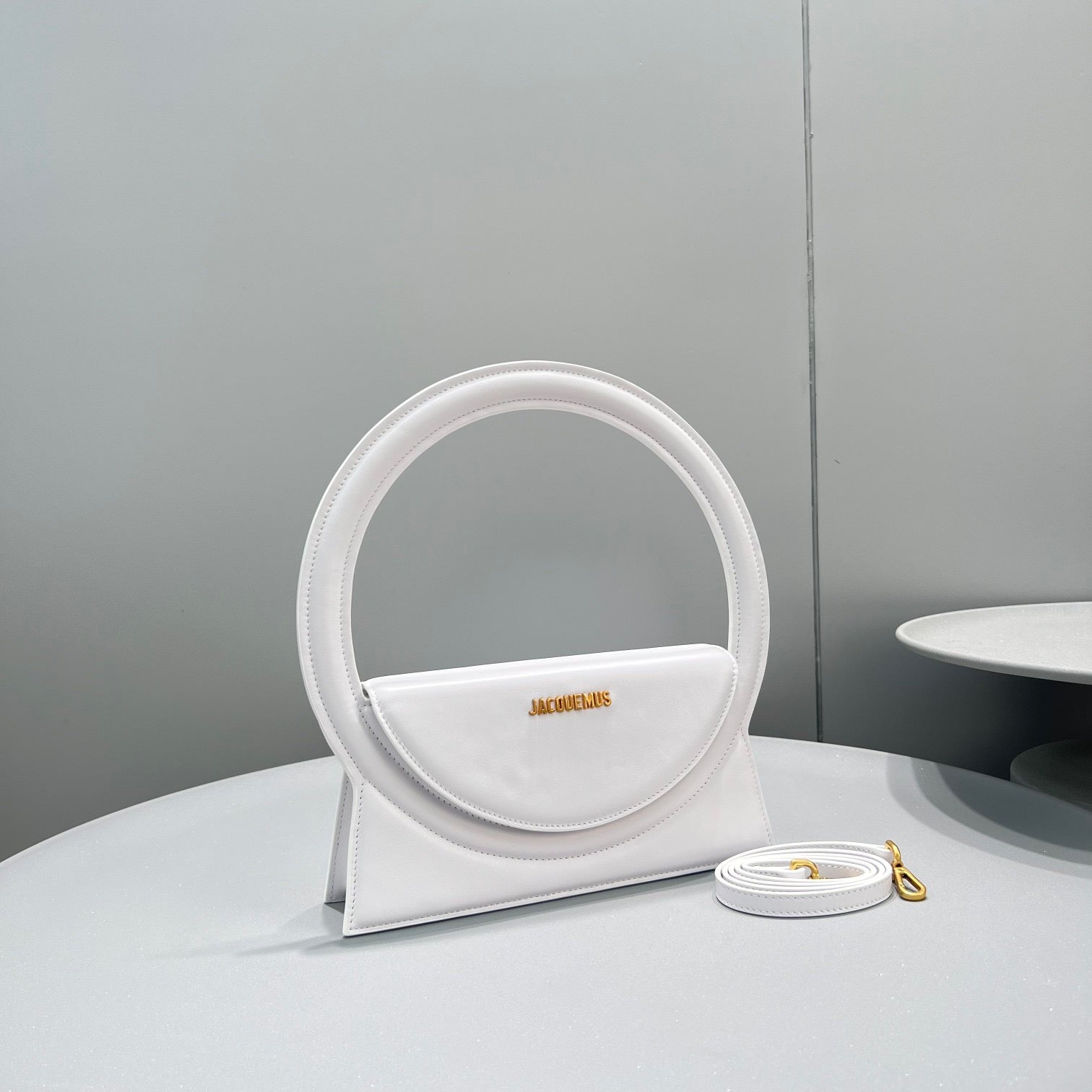 JACQ LE SAC ROND BAG