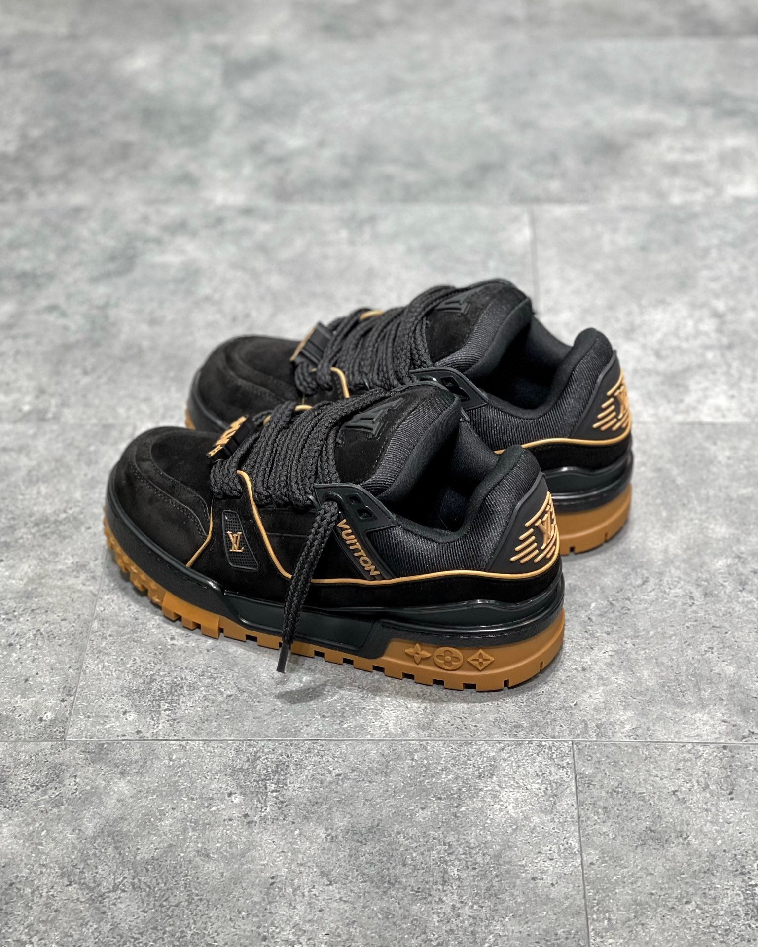 LOU TRAINERS