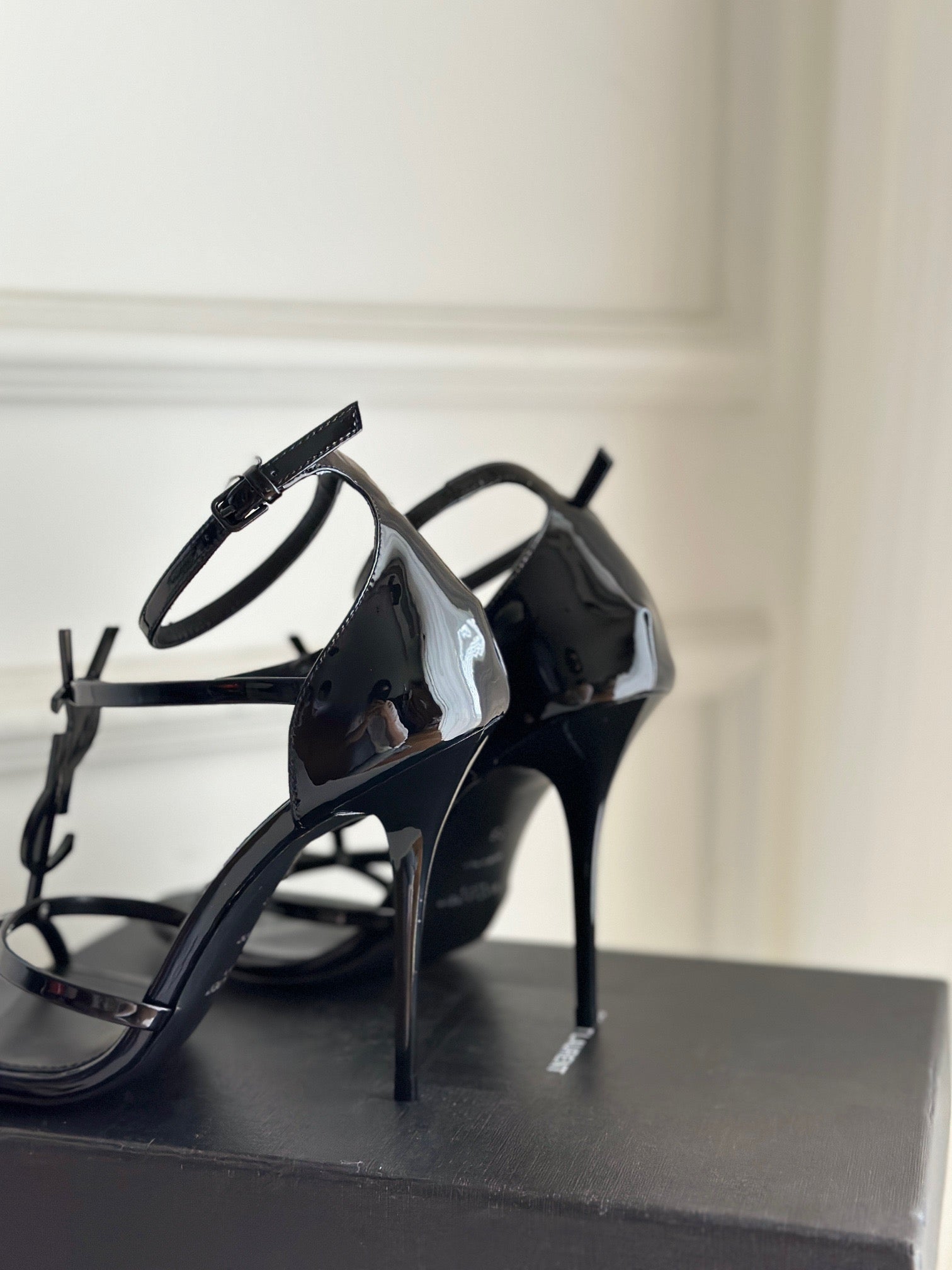 SL HEELS
