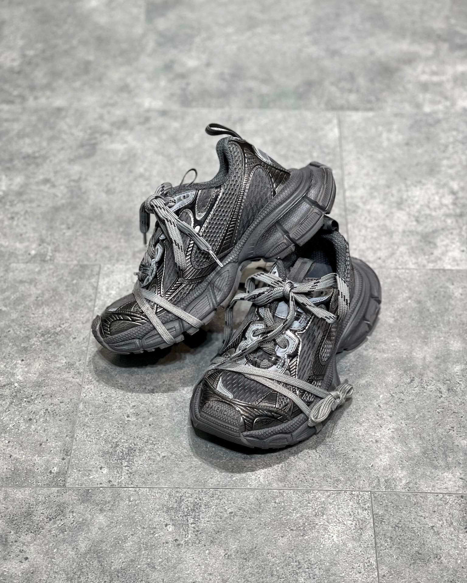 BAL 3XL TRAINERS