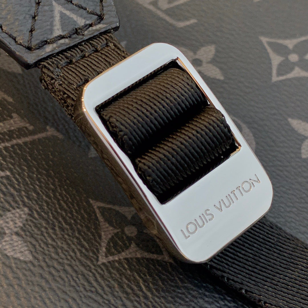 LOU MESSENGERAMA BAG