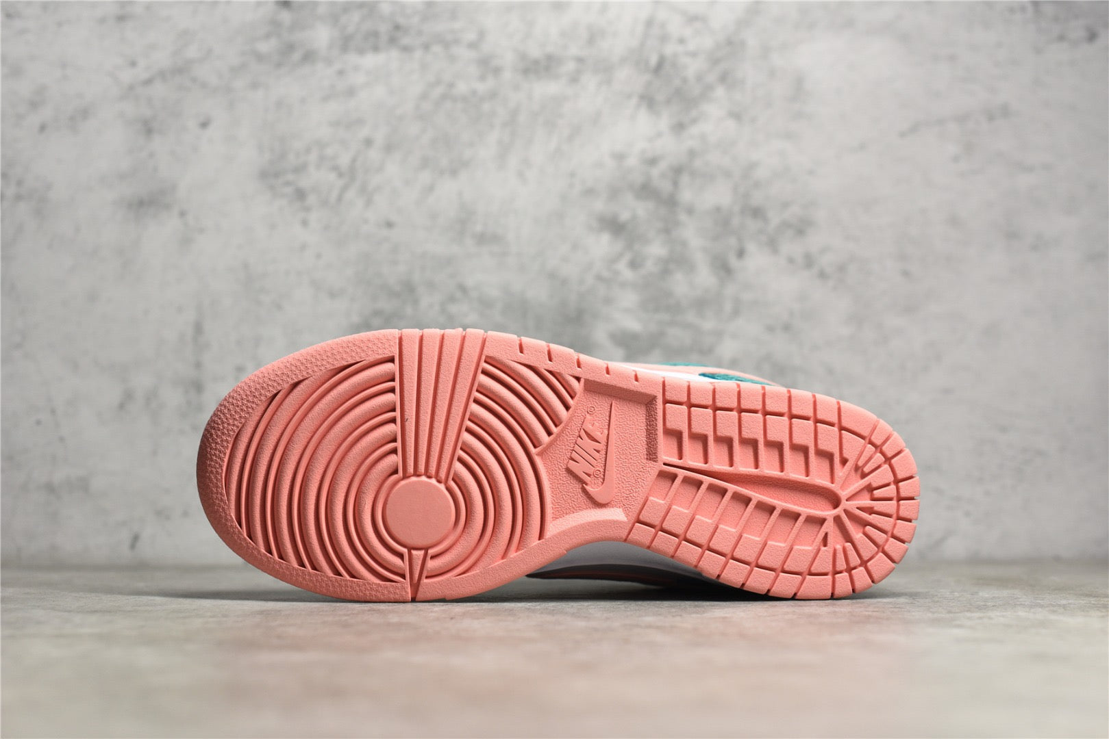 DUNK LOW SNAKESKIN