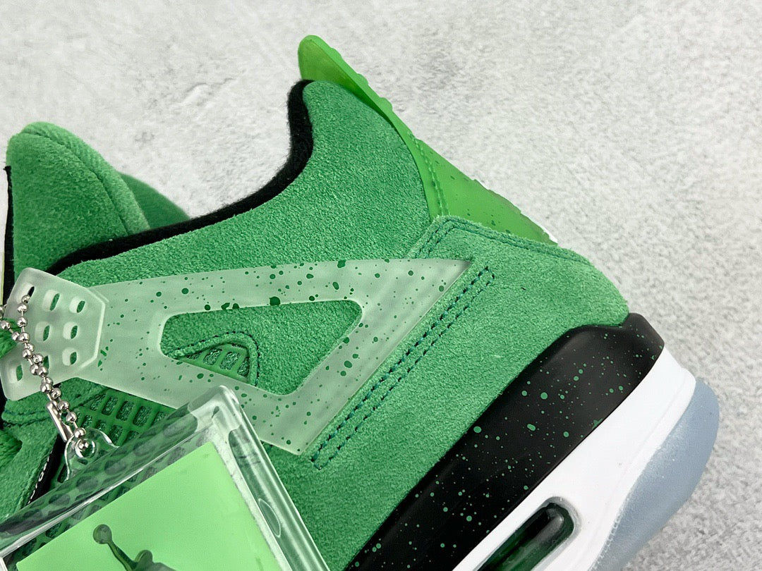 NIKE JORDAN 4