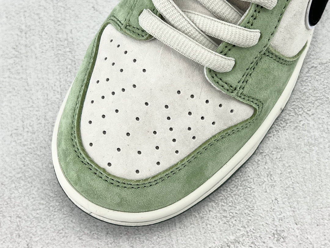 DUNK LOW x OTOMO KATSUHIRO
