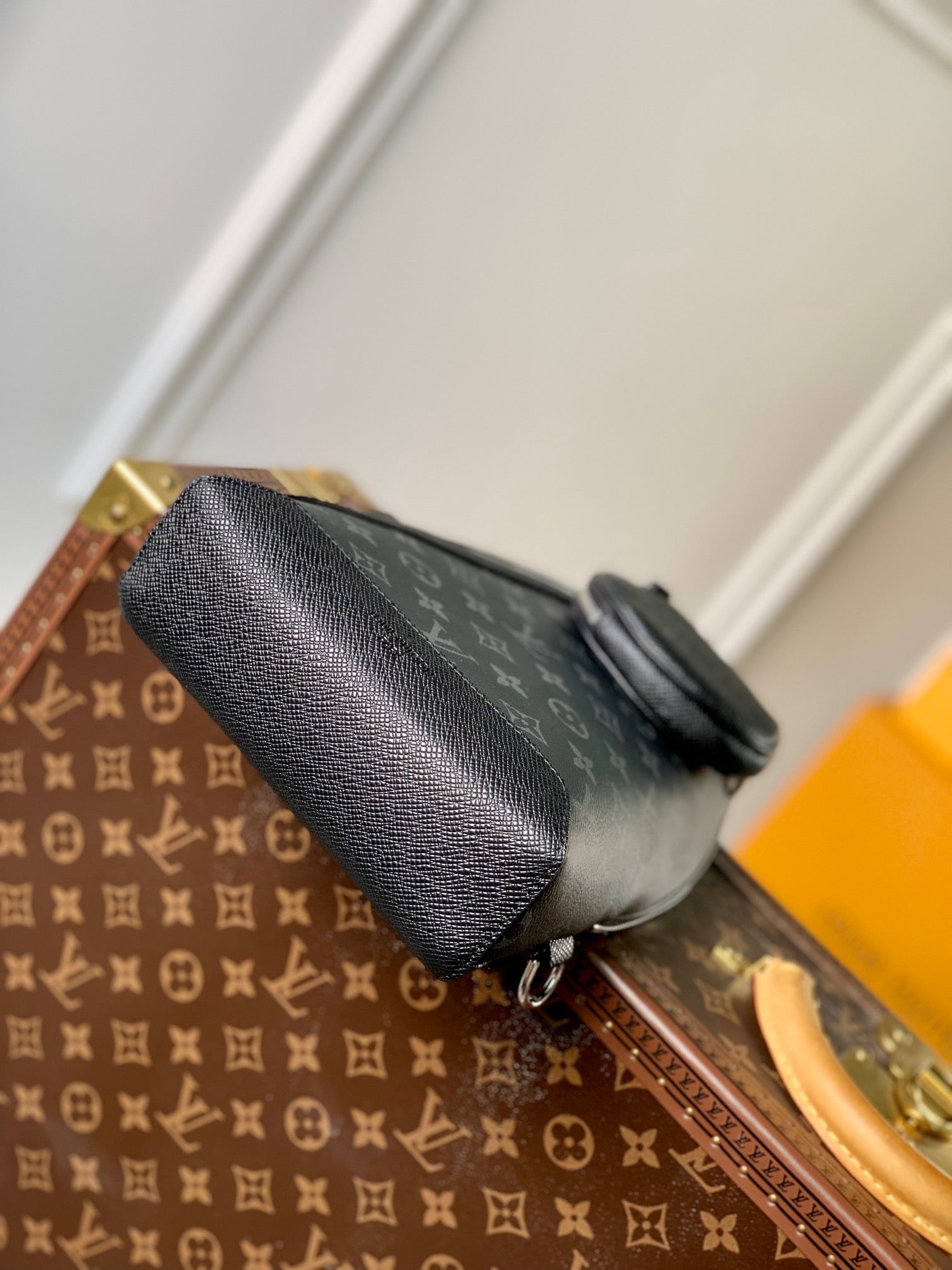 LOU DUO SLING BAG