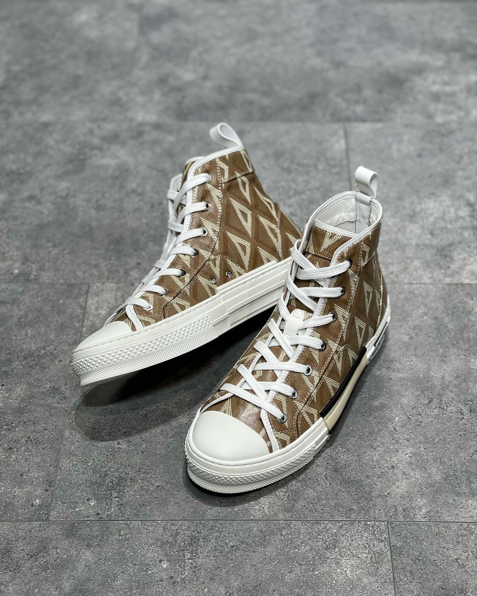 CD B23 SNEAKERS