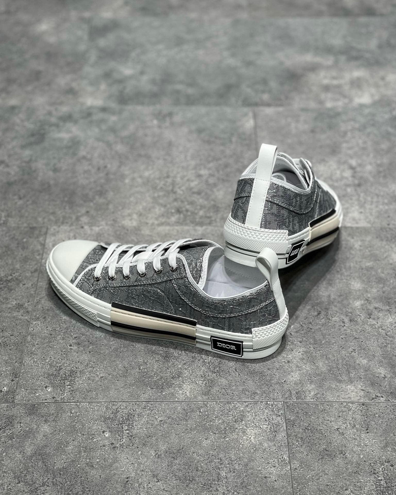 CD B23 SNEAKERS