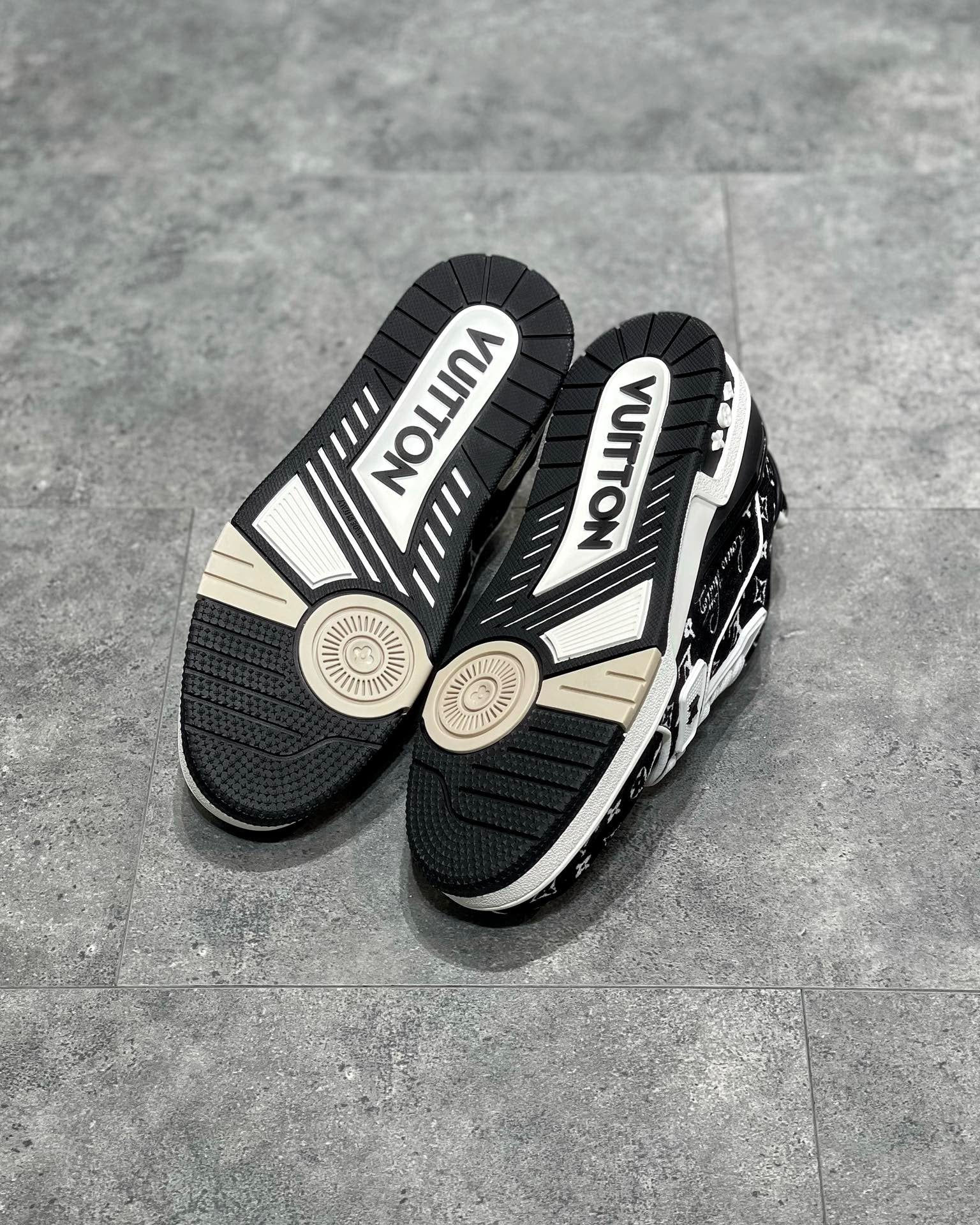LOU TRAINERS