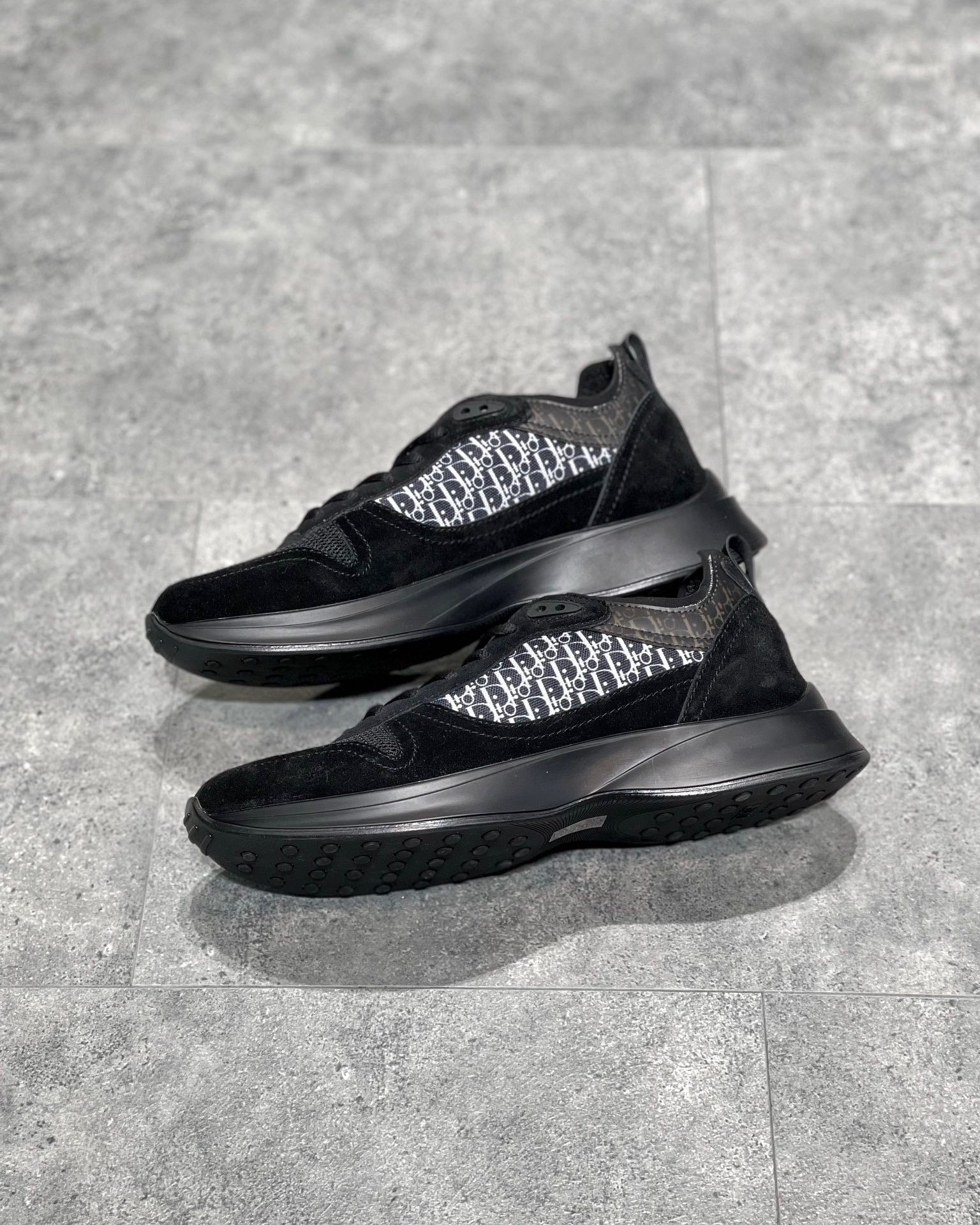 CD B25 SNEAKERS