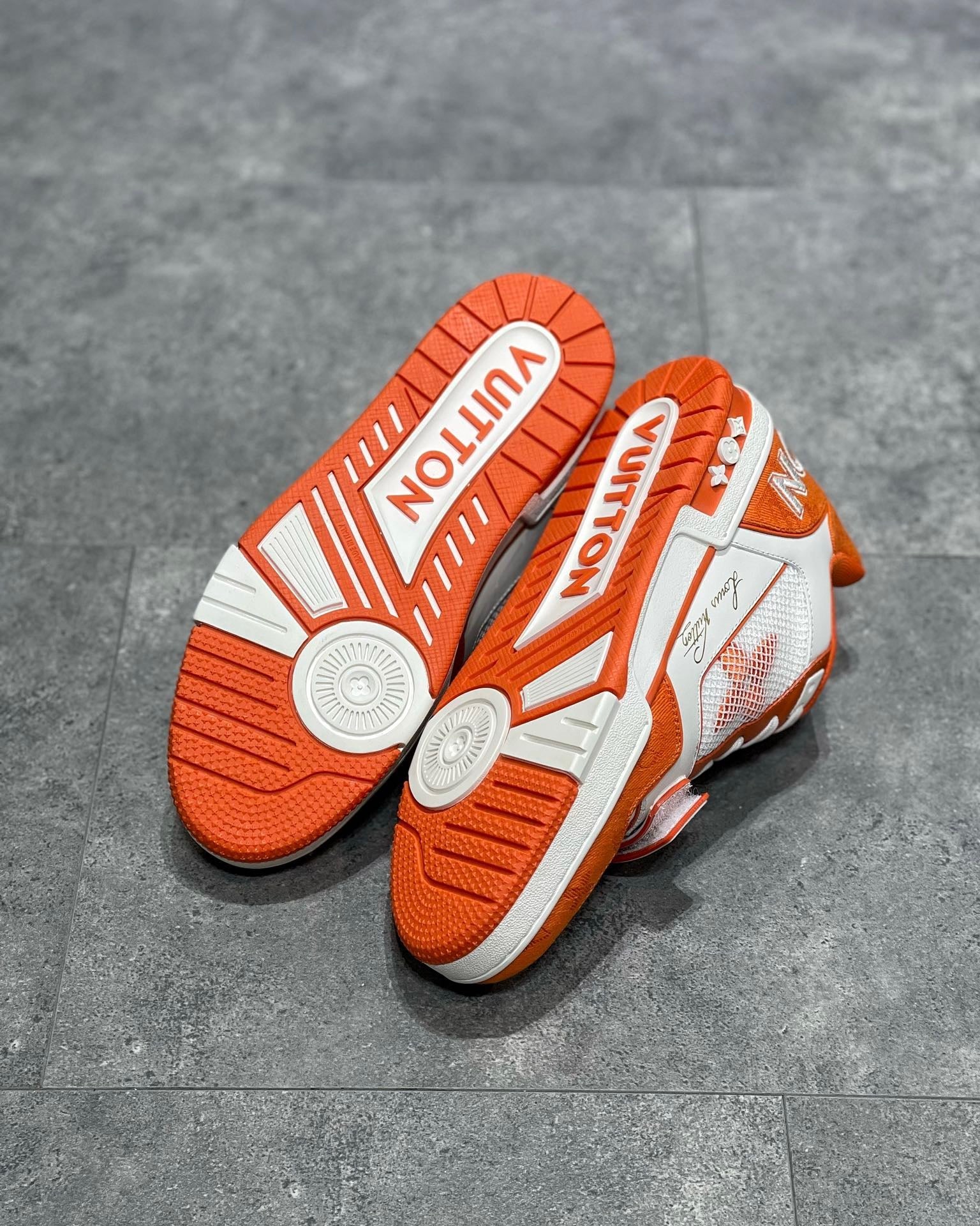LOU TRAINERS