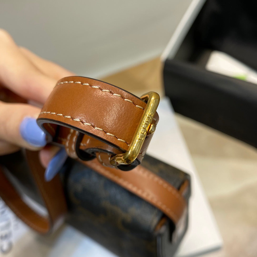 CEL TRIOMPHE SHOULDER BAG