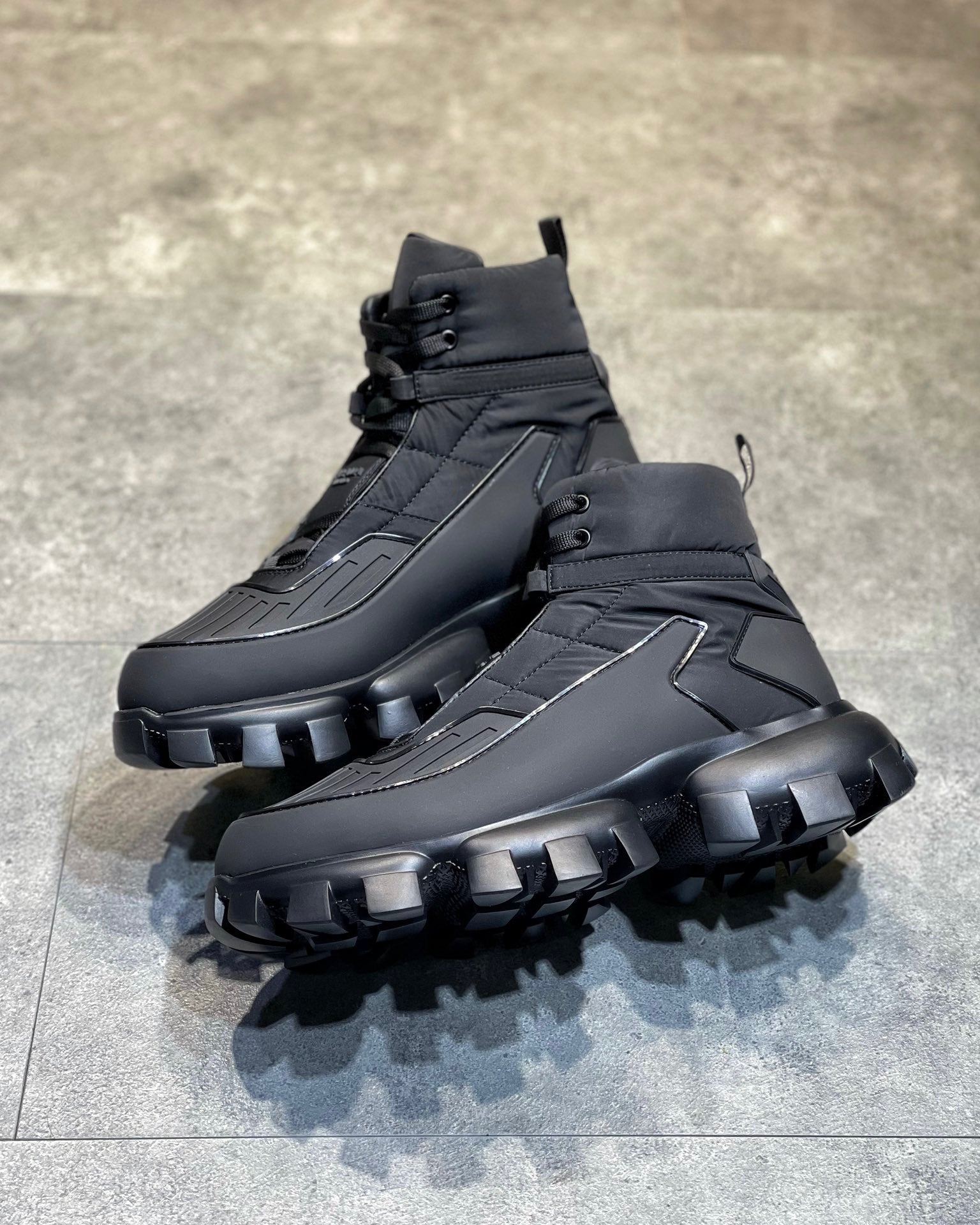 PD CLOUDBUST THUNDER SNEAKER