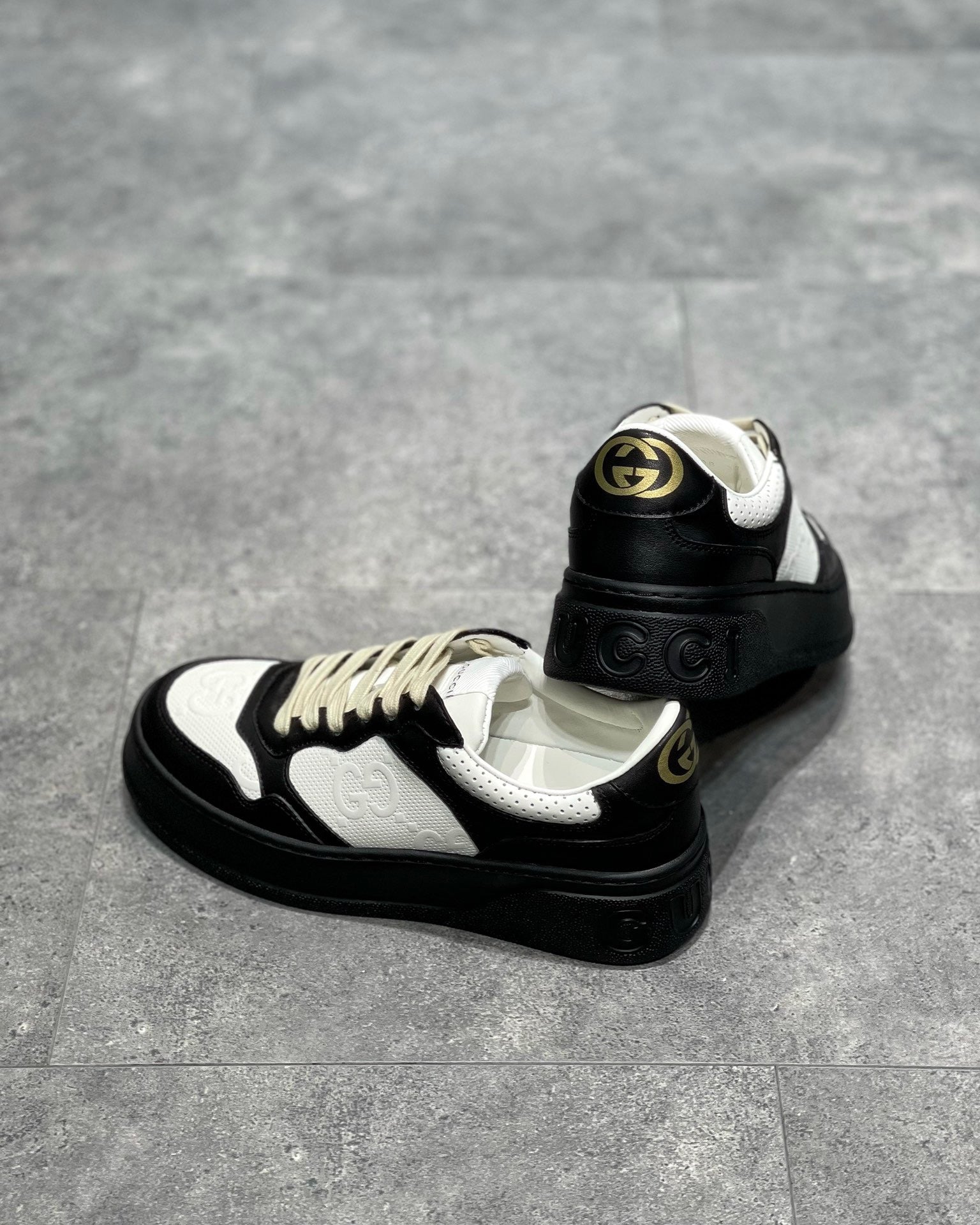 GG EMBOSSED SNEAKER