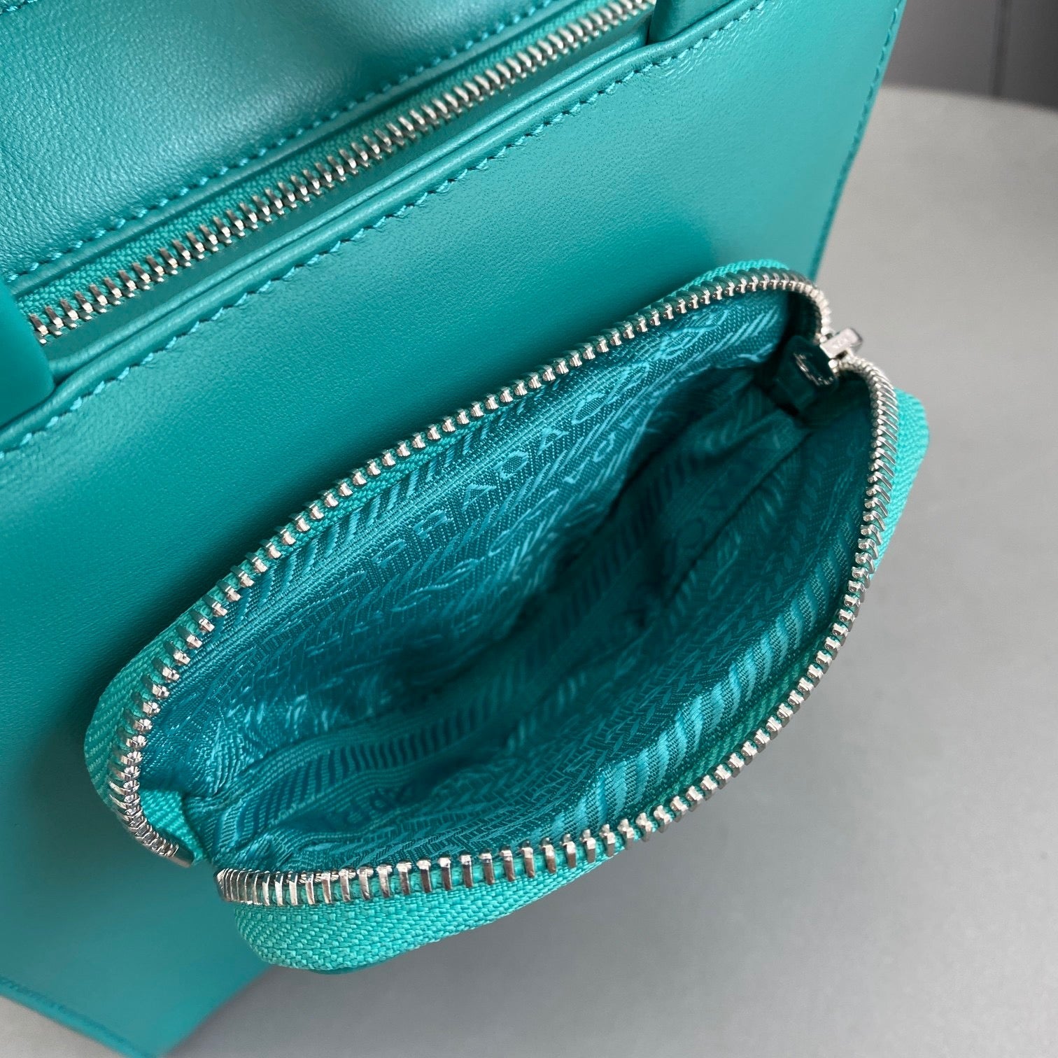 PD NAPPA LEATHER TOTE BAG