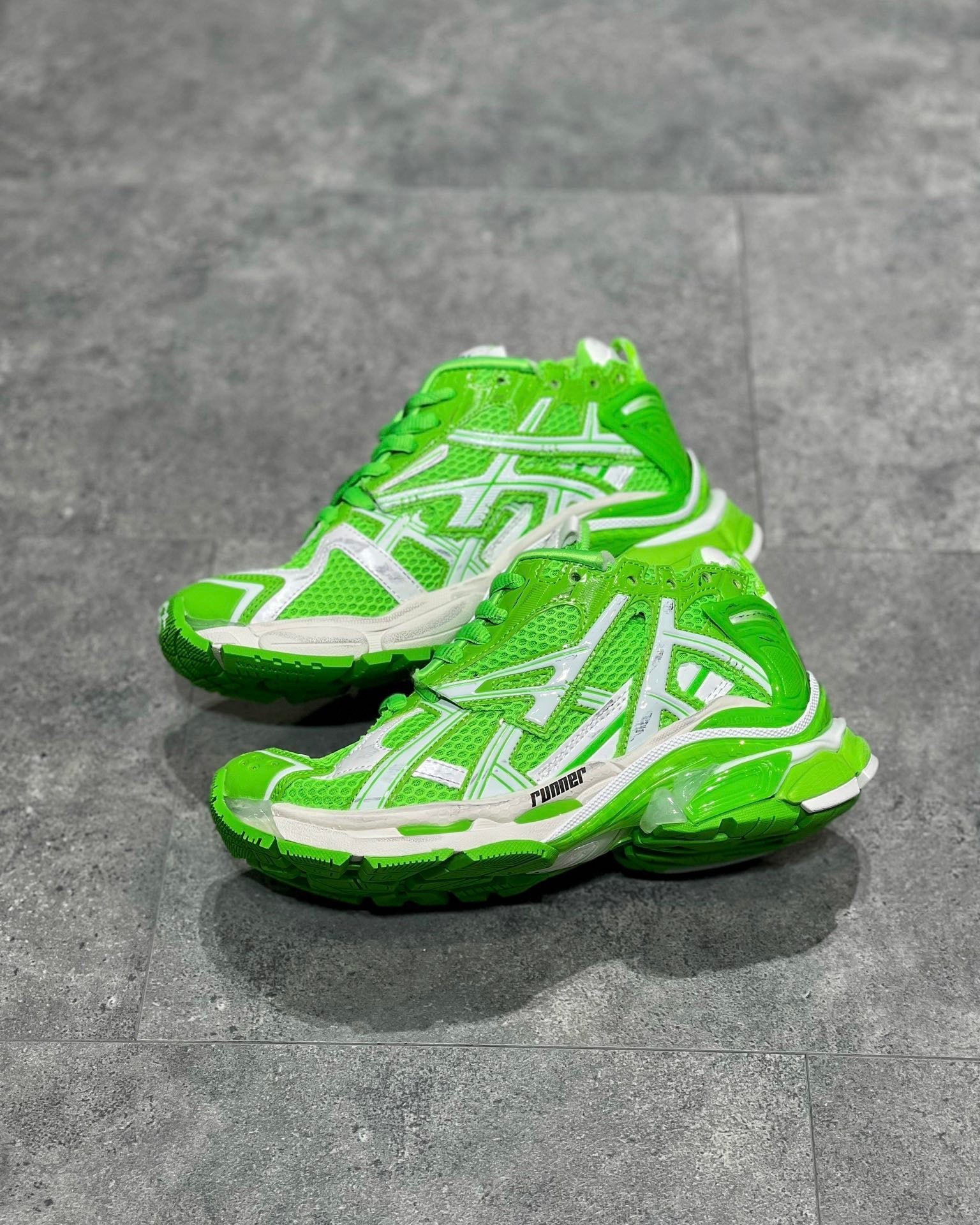 BAL RUNNER TRAINERS