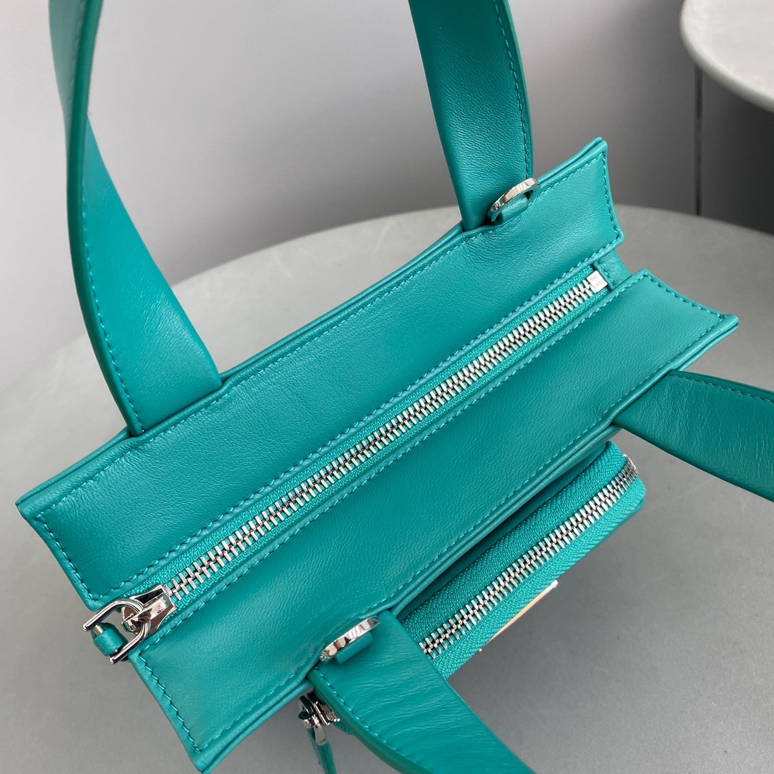 PD NAPPA LEATHER TOTE BAG