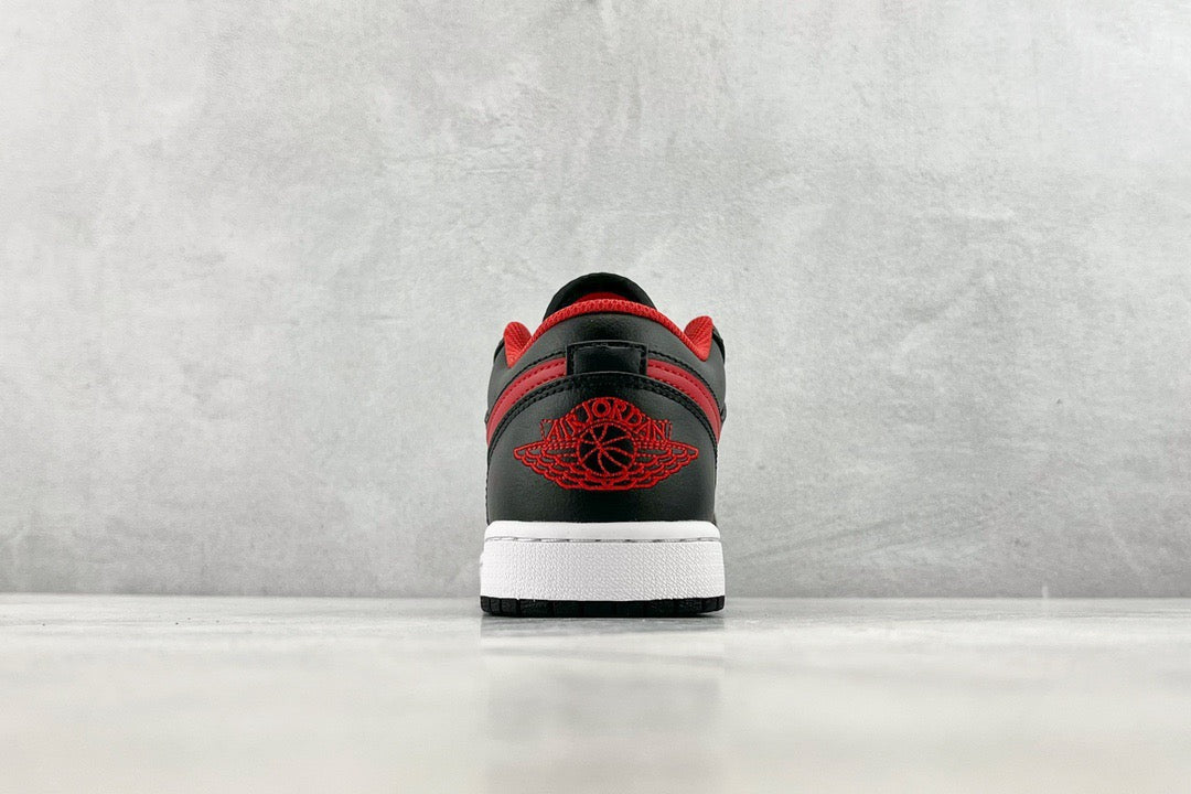 JORDAN 1 LOW WHITE TOE