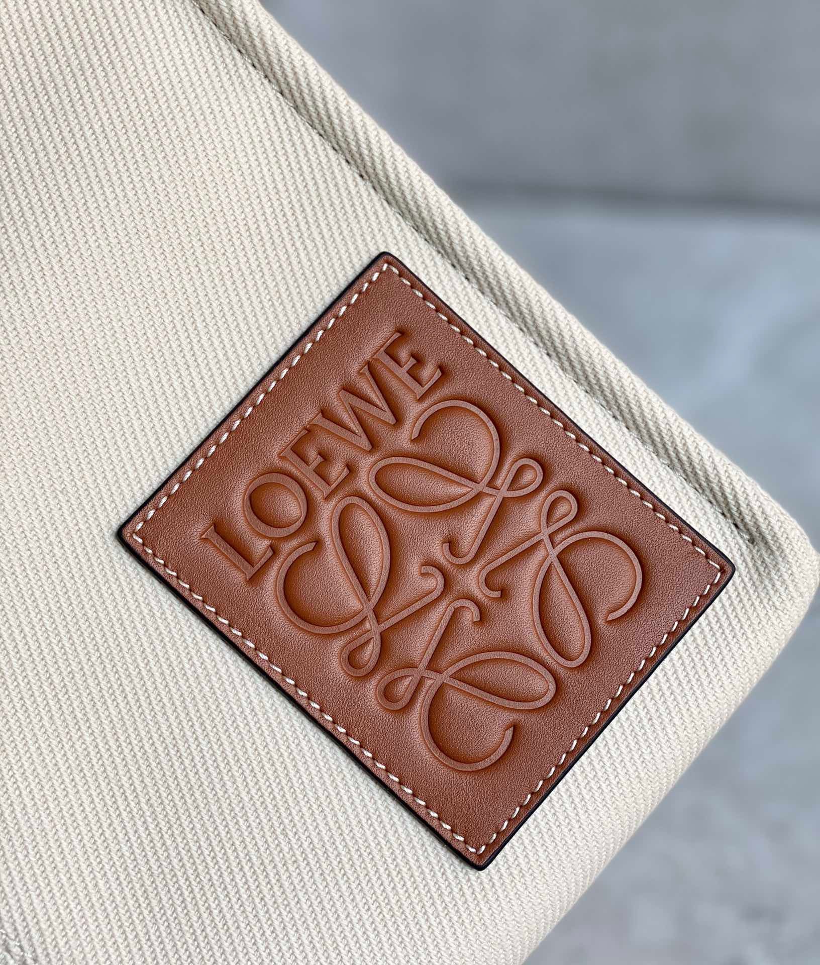 LOEW CUSHION TOTE BAG