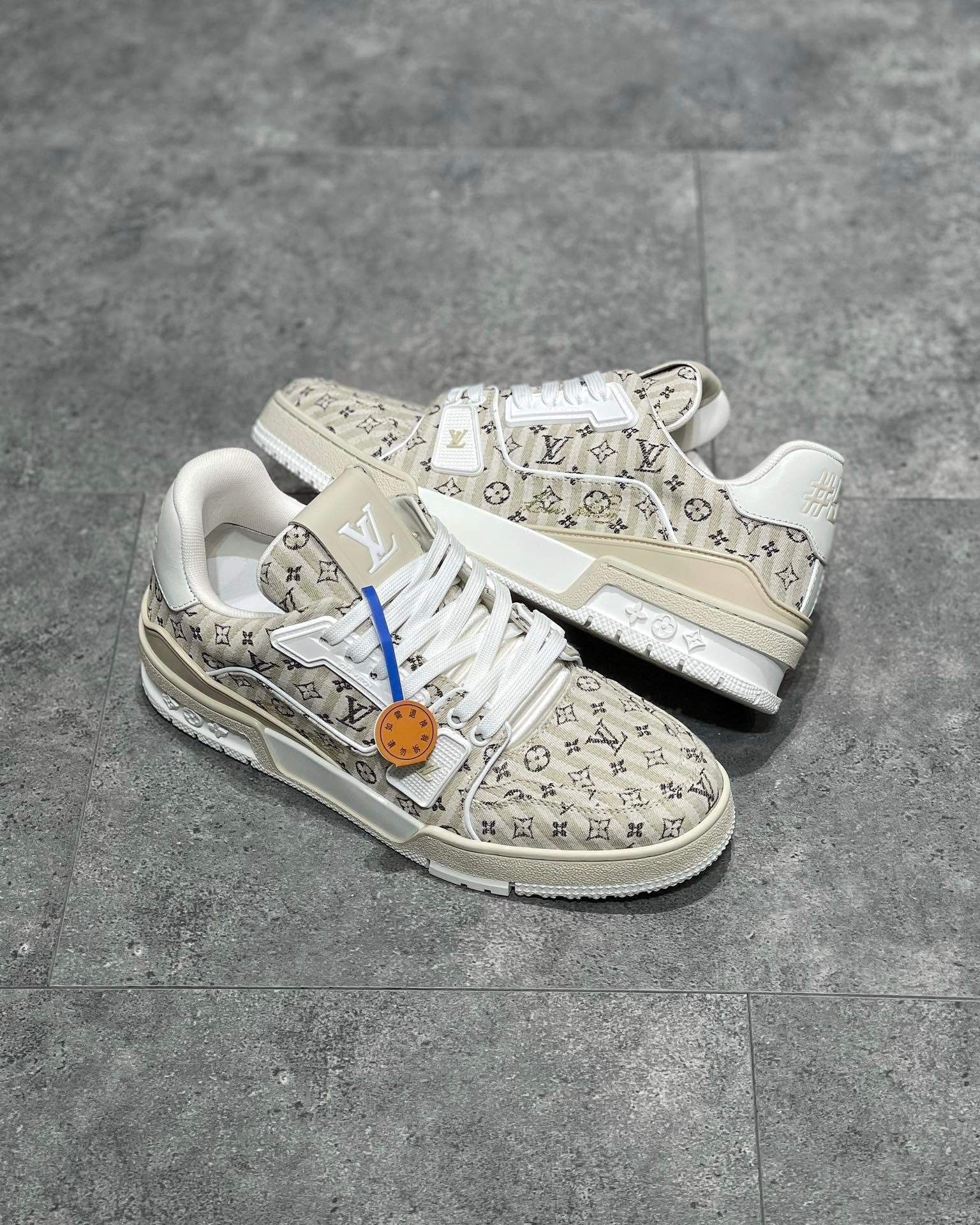 LOU TRAINERS