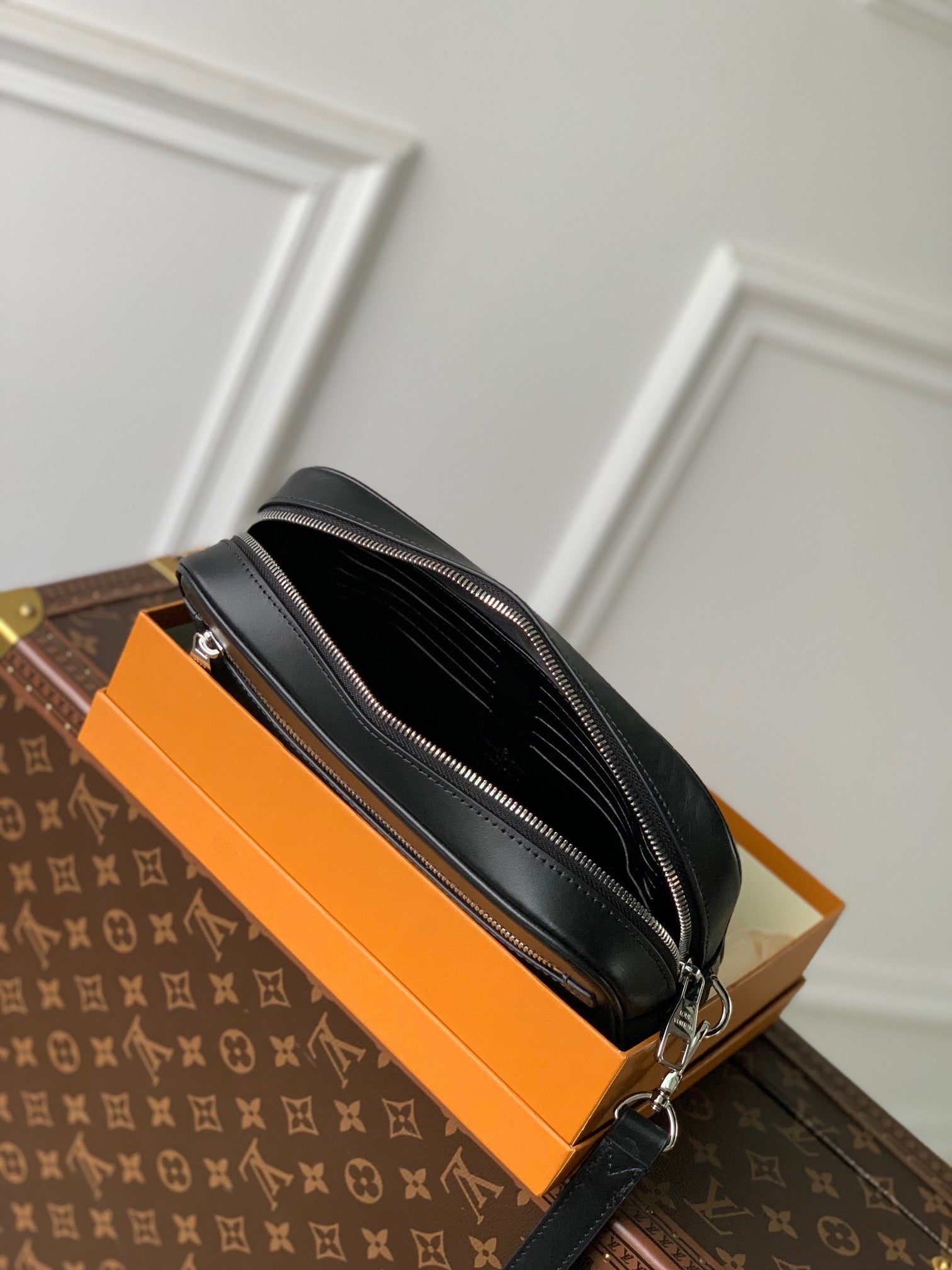 LOU POCHETTE KASAI