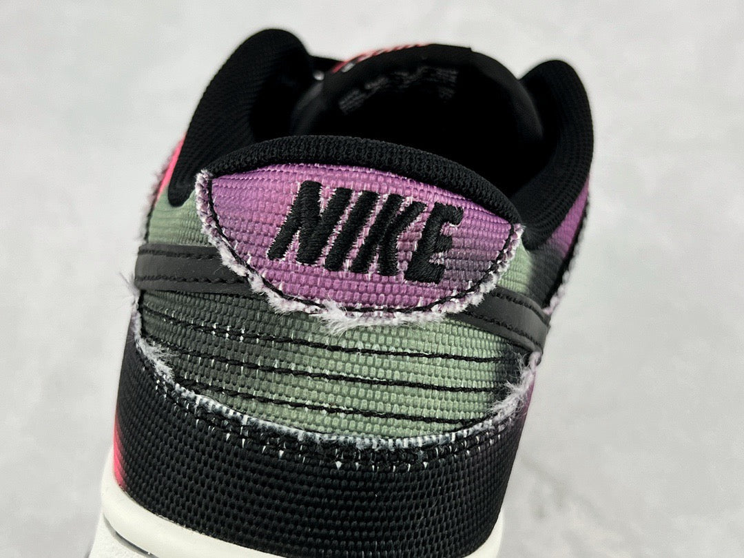 DUNK LOW GRAFFITI