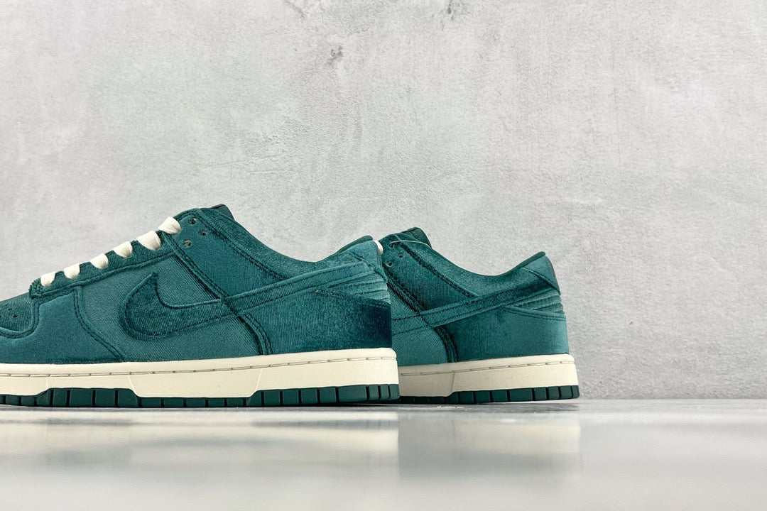 DUNK LOW ATOMIC TEAL