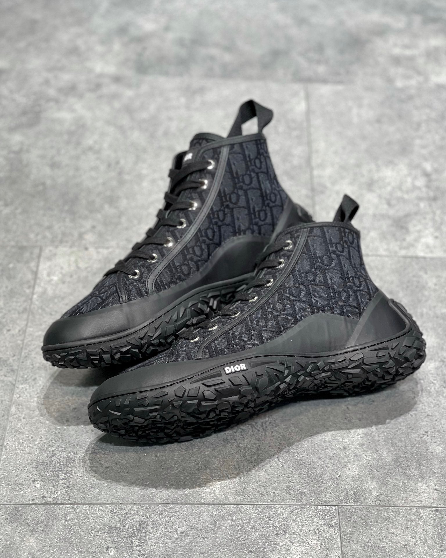CD B28 SNEAKERS