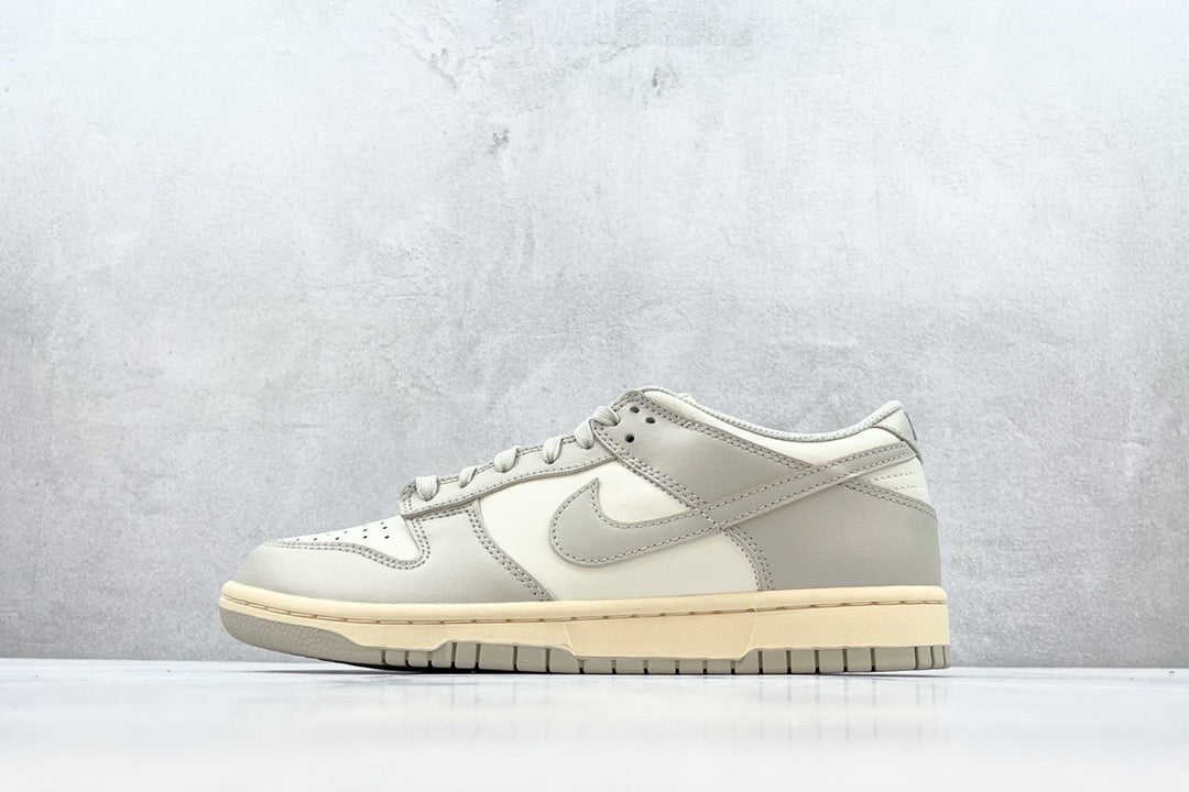 DUNK LOW LIGHT BONE