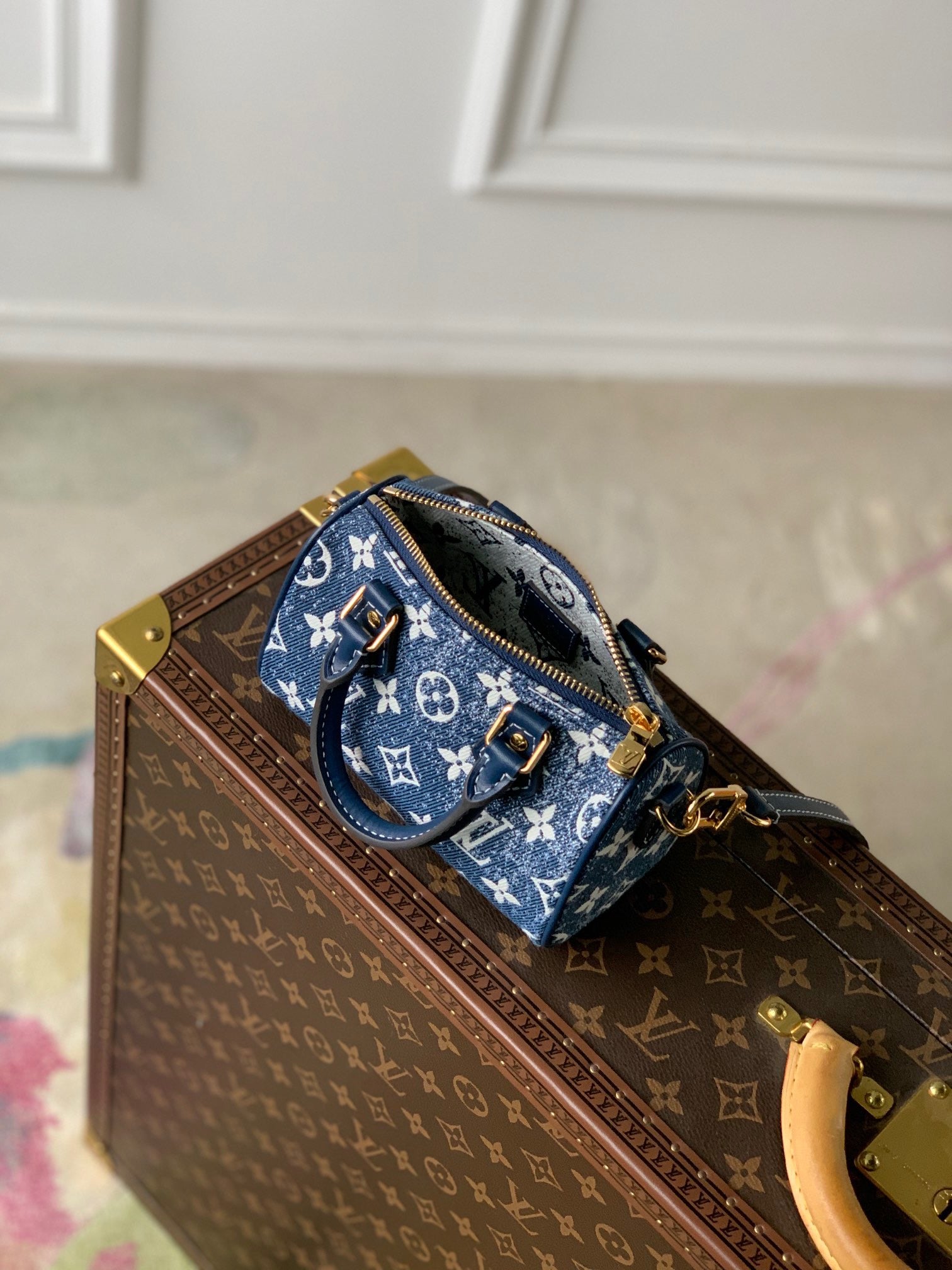 LOU NANO SPEEDY BAG