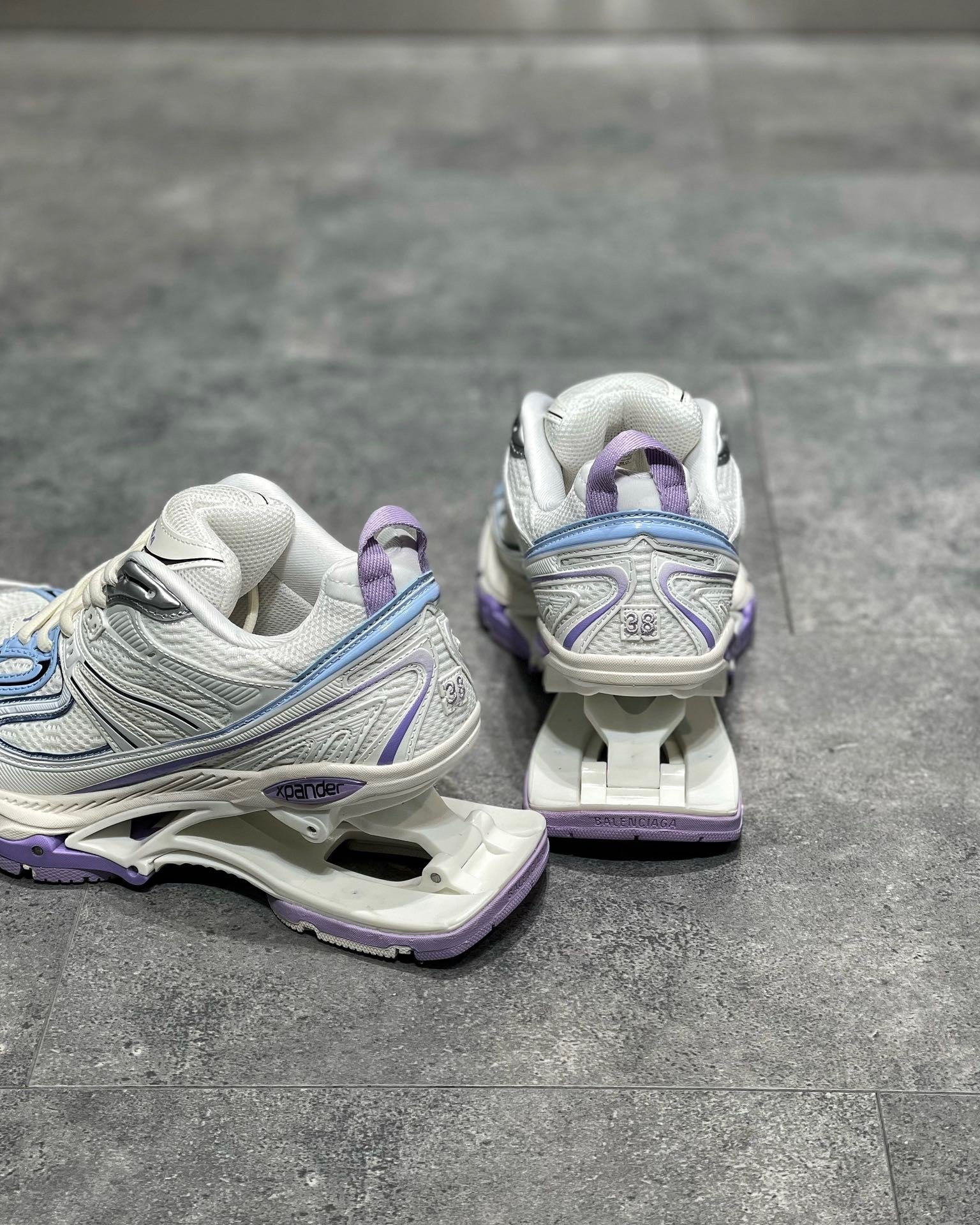 BAL X-PANDER TRAINERS