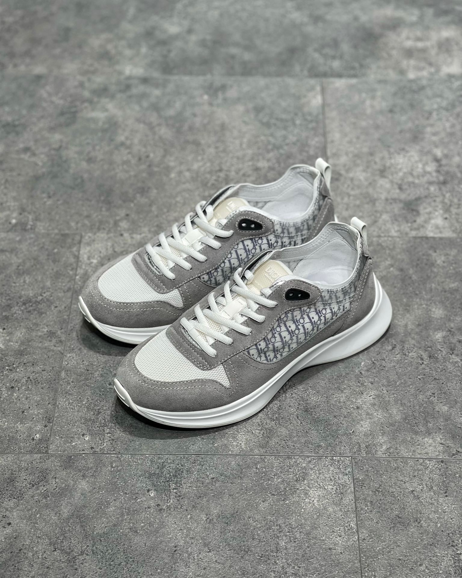 CD B25 SNEAKERS