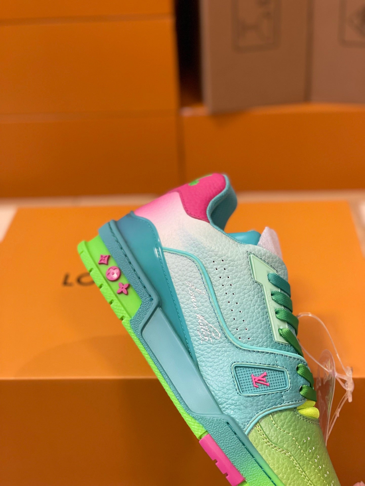 LOU TRAINERS