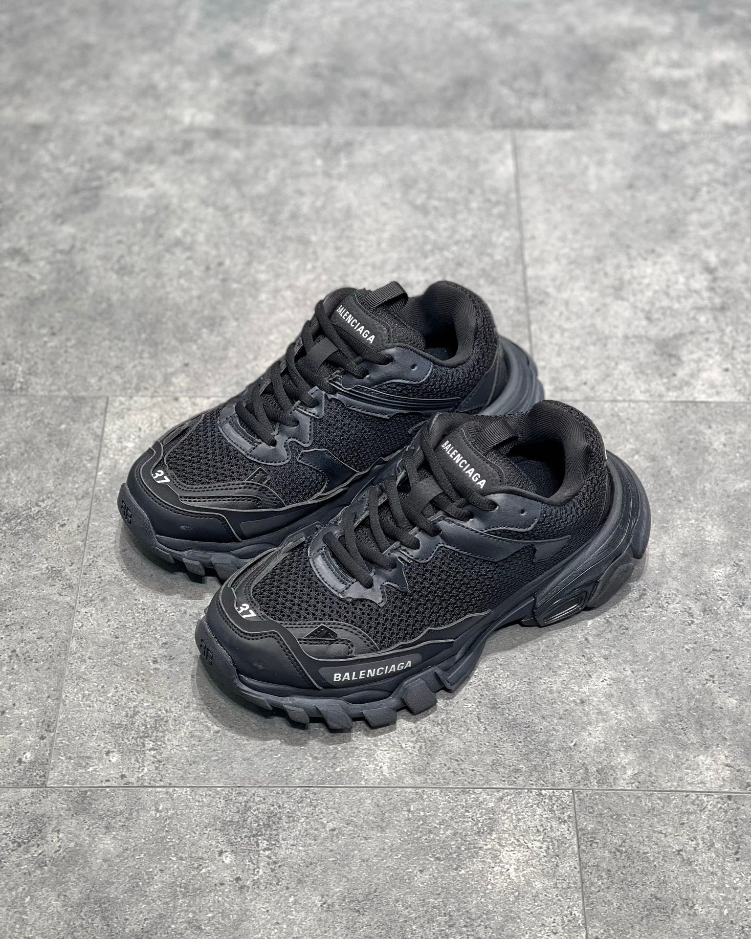 BAL TRACK 3 SNEAKERS