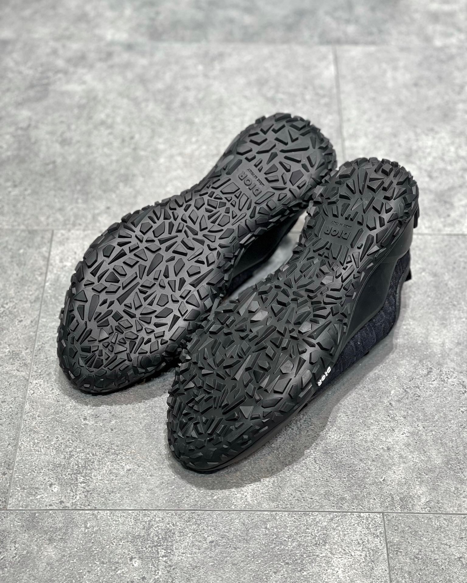 CD B28 SNEAKERS