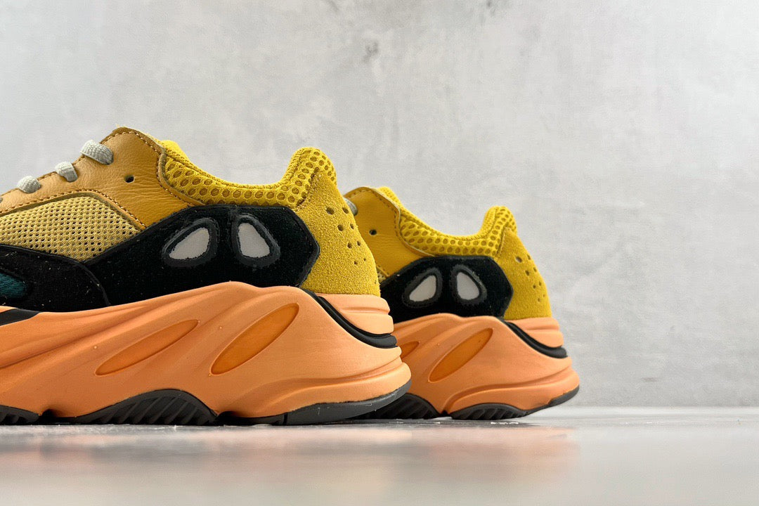 YEEZY BOOST 700