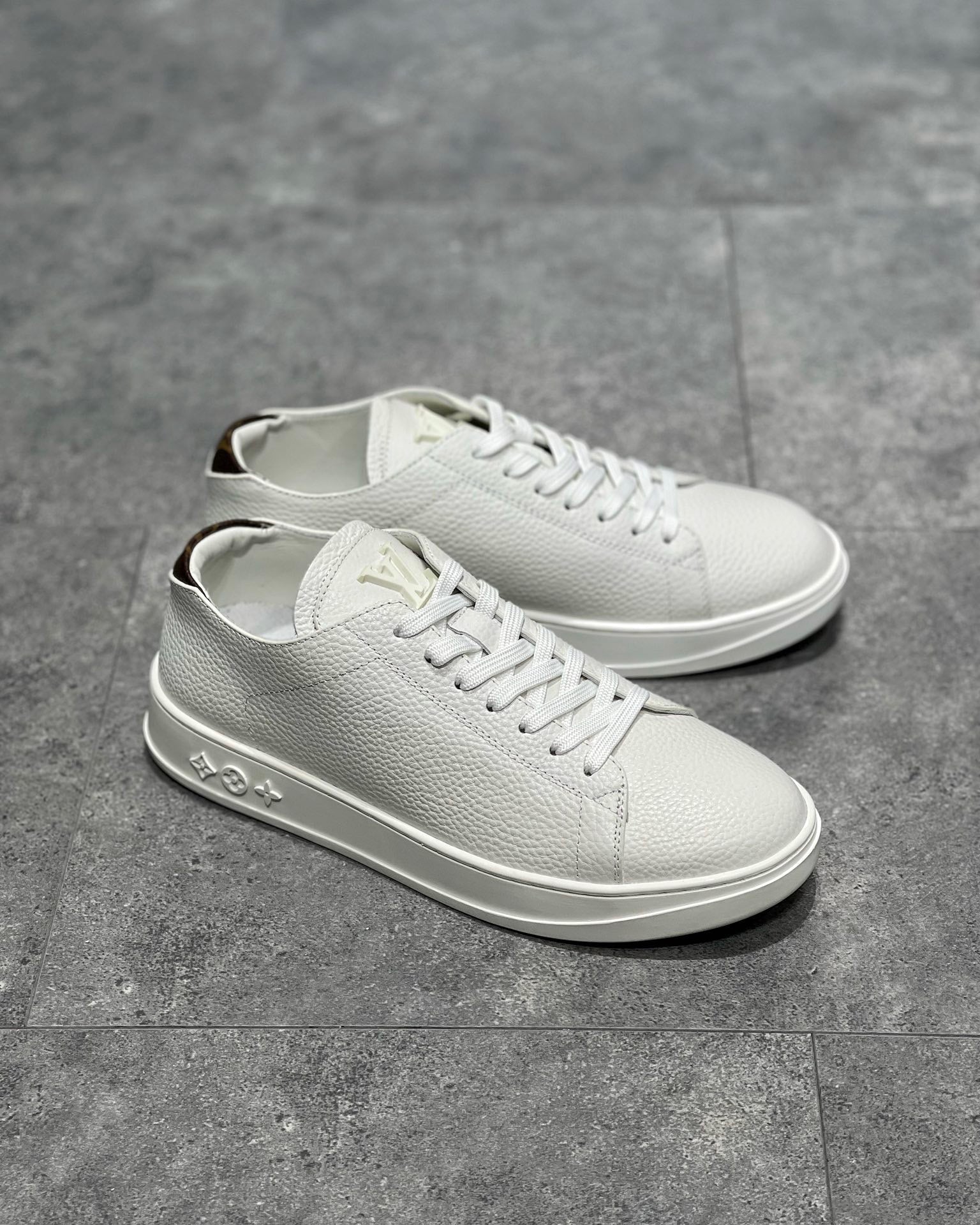 LOU RESORT TRAINERS