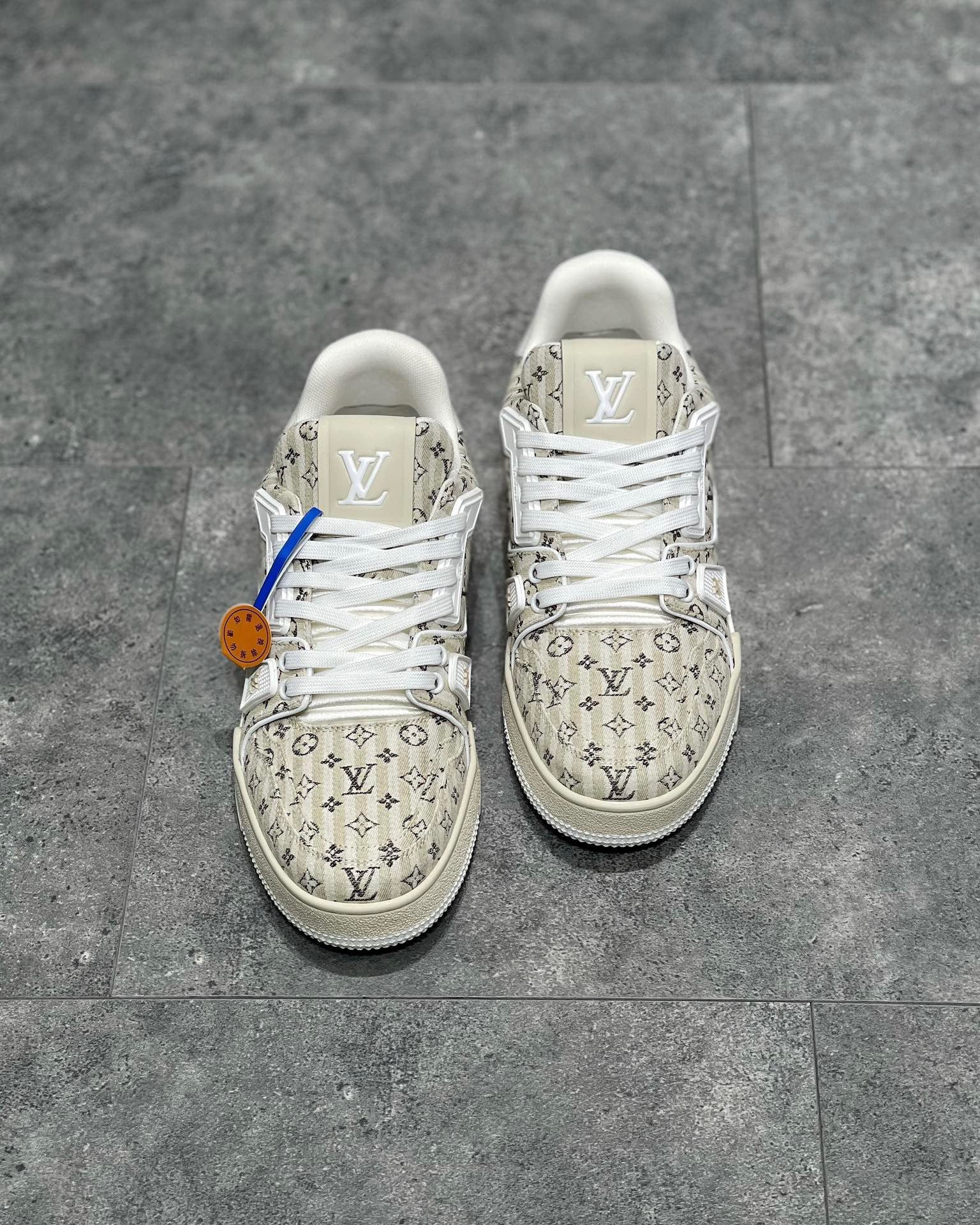 LOU TRAINERS