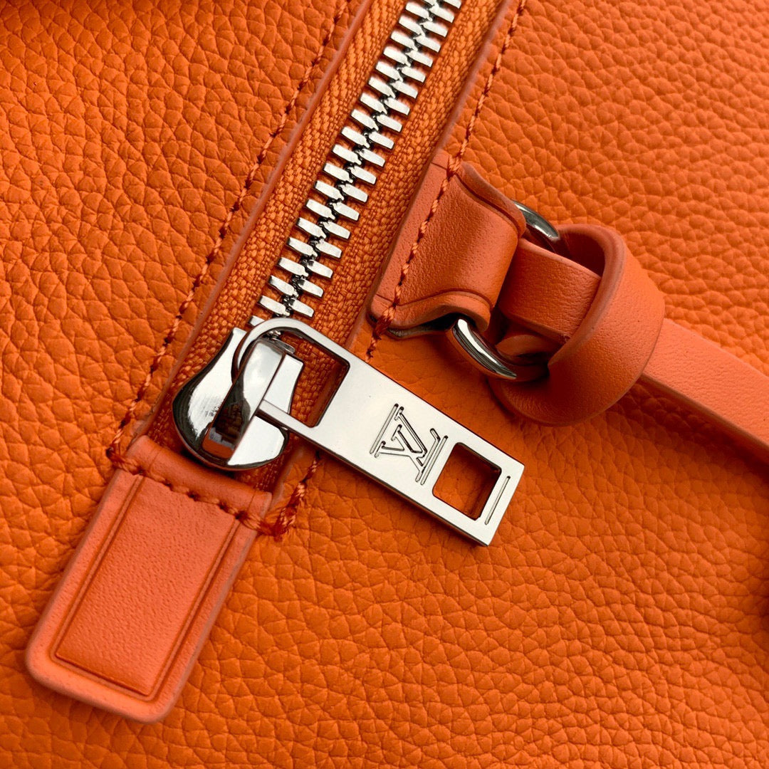 LOU TAKEOFF POUCH