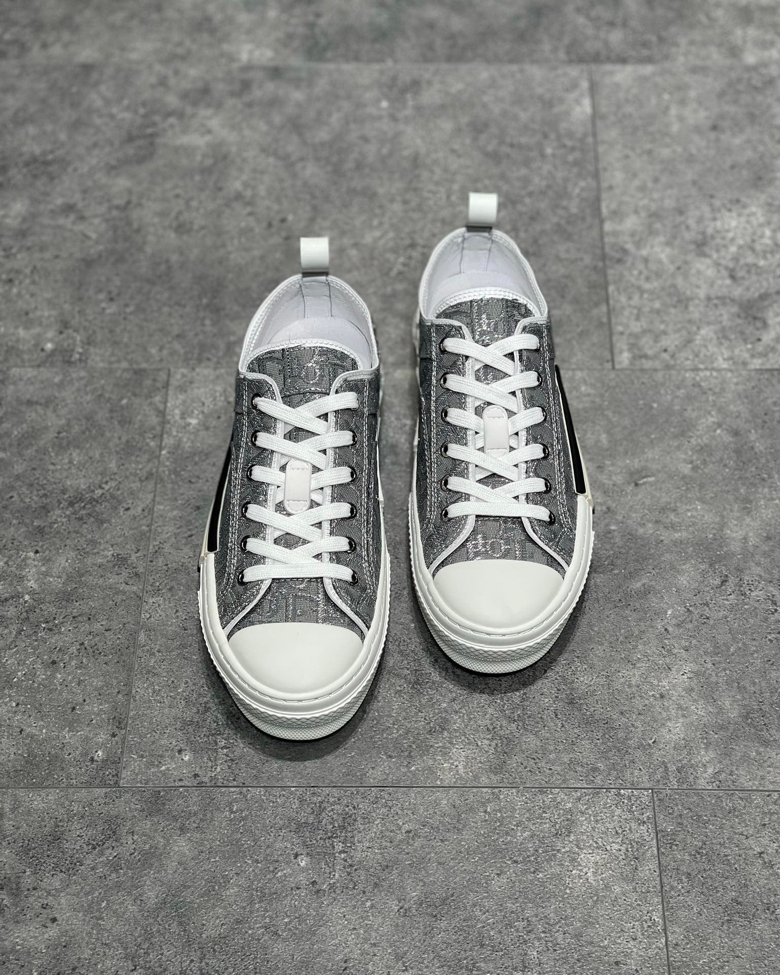 CD B23 SNEAKERS