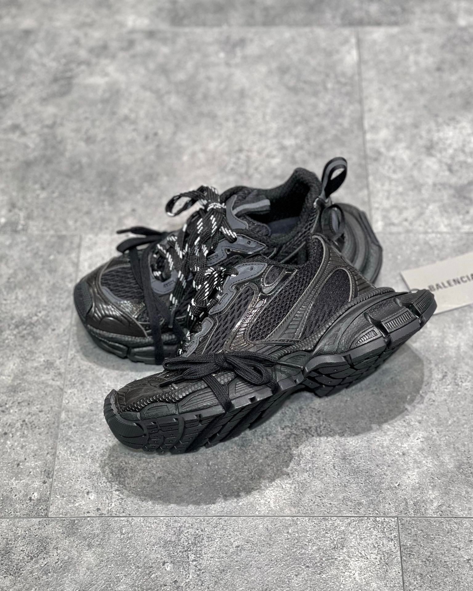 BAL 3XL TRAINERS