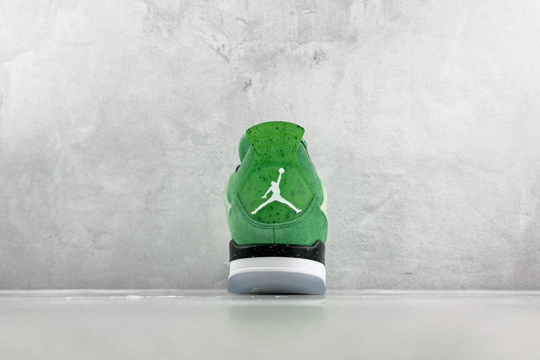 NIKE JORDAN 4