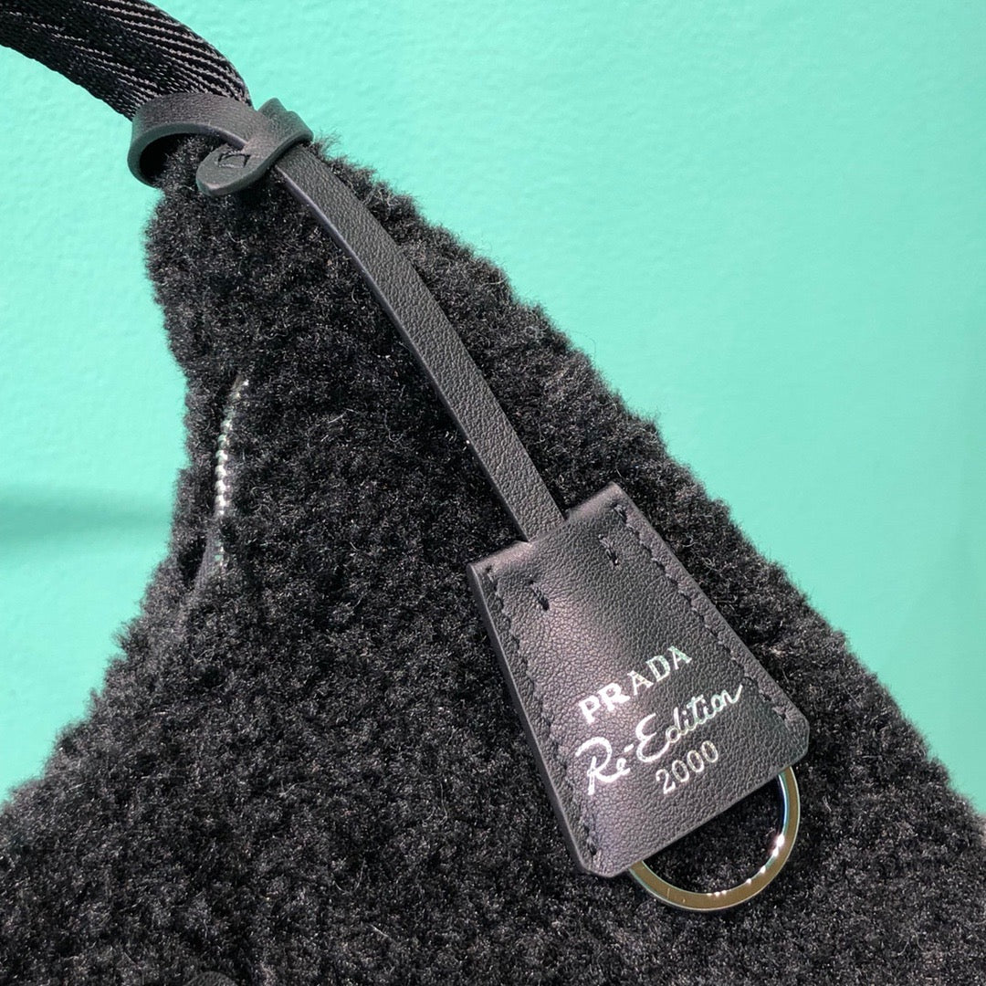 PD RE-EDITION 2000 WOOL BAG
