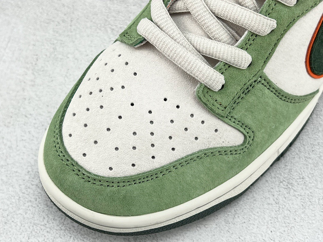 DUNK LOW x OTOMO KATUSHIRO