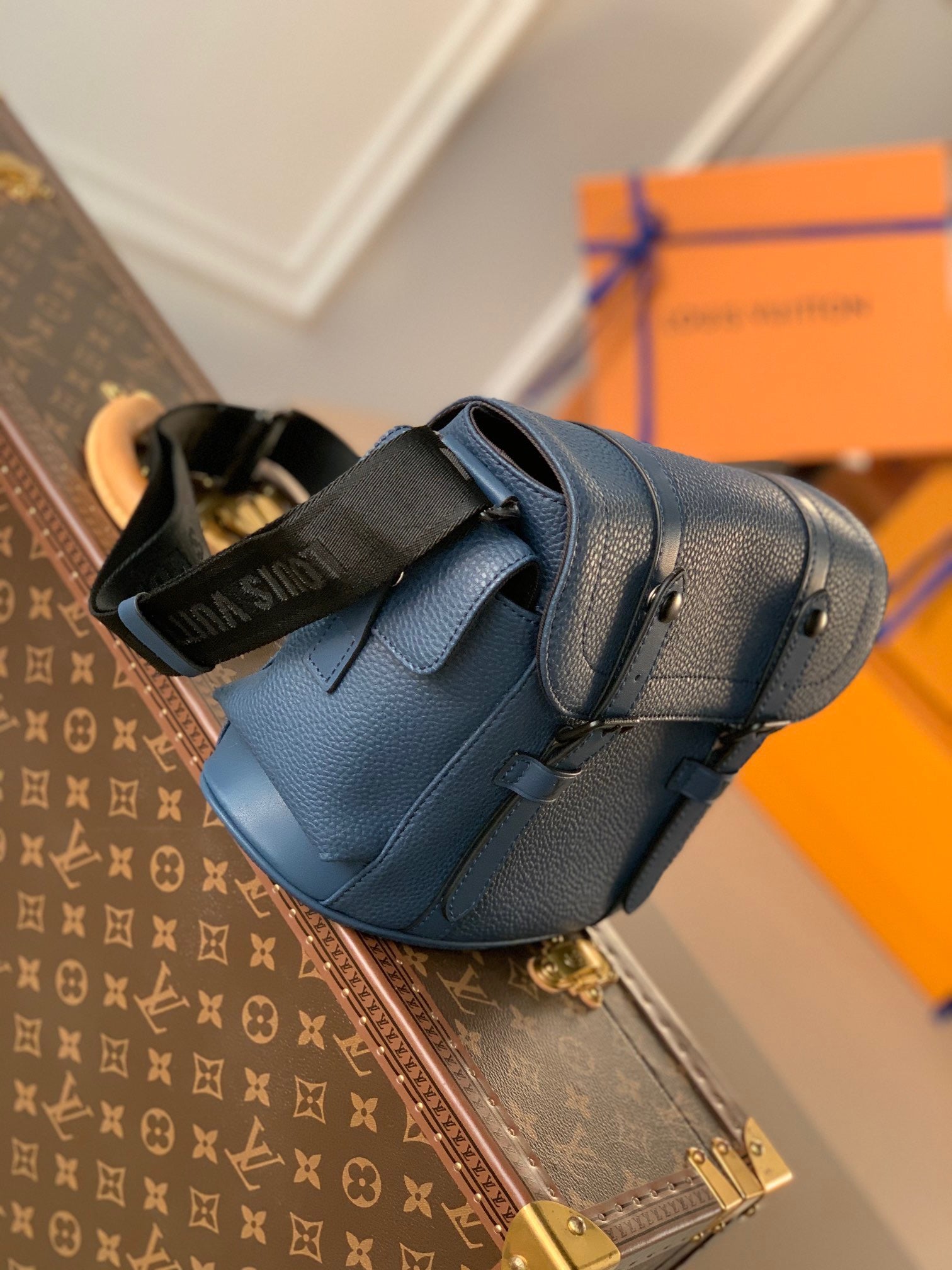LOU CHRISTOPHER MESSENGER BAG