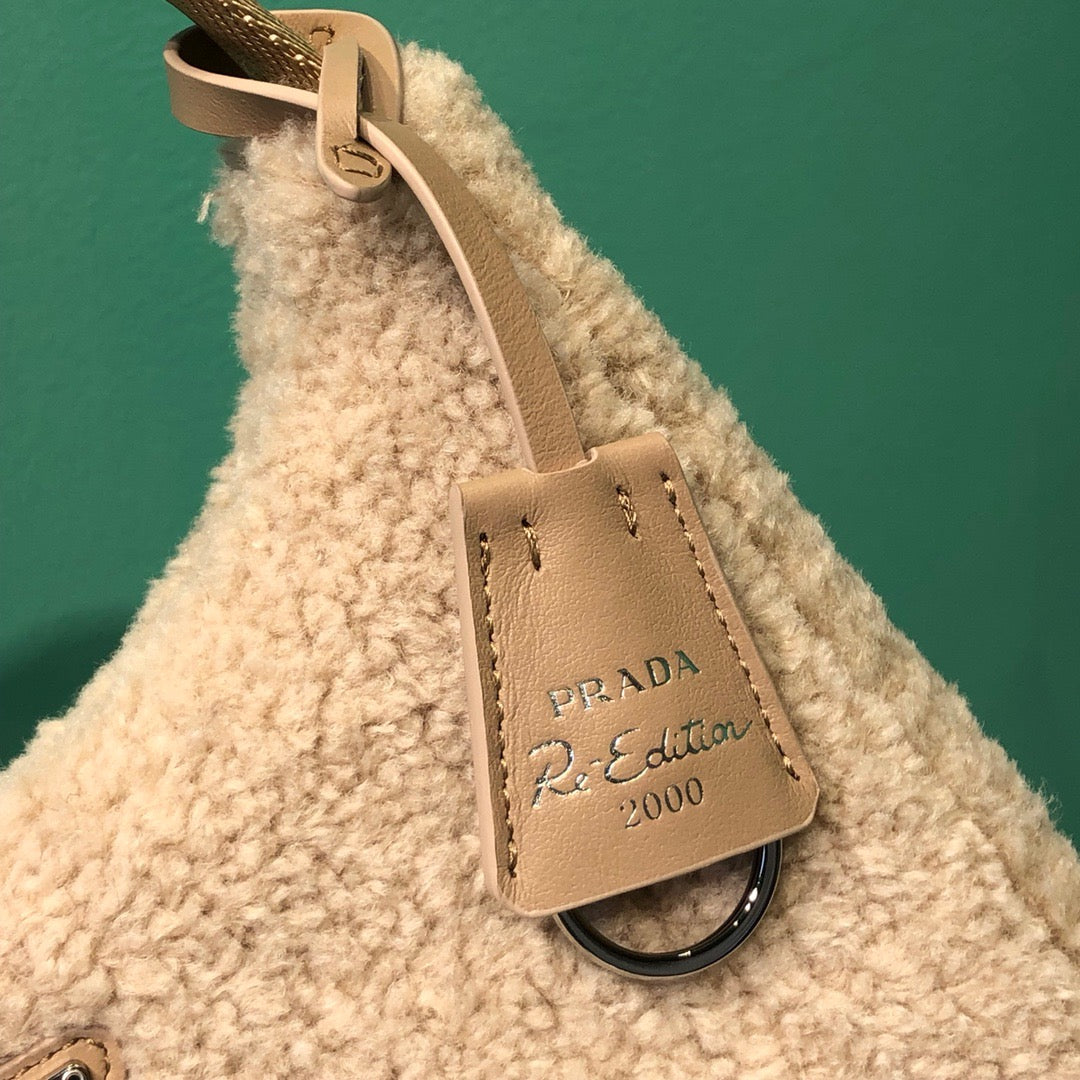 PD RE-EDITION 2000 WOOL BAG