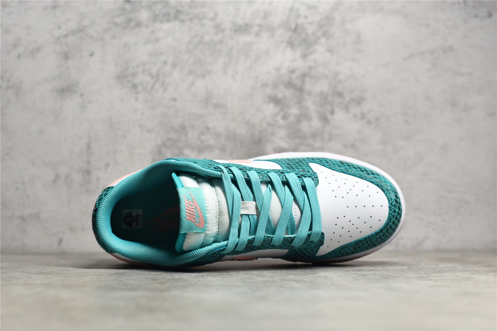DUNK LOW SNAKESKIN