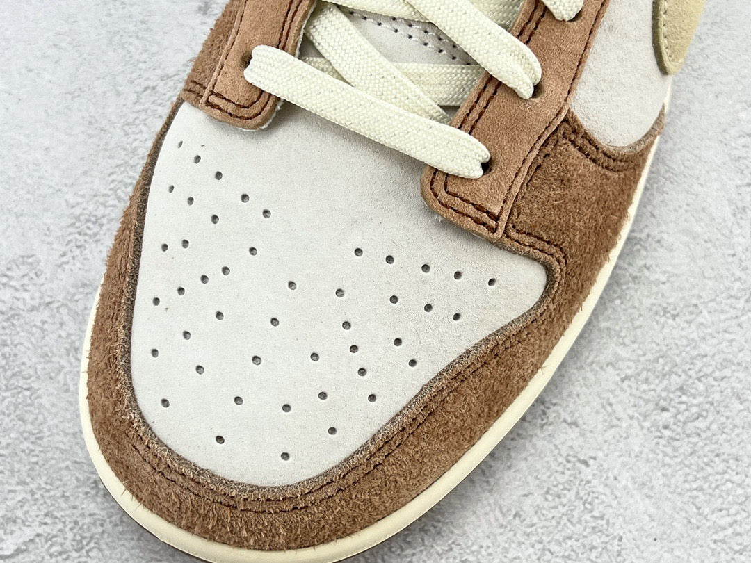 DUNK LOW MEDIUM CURRY
