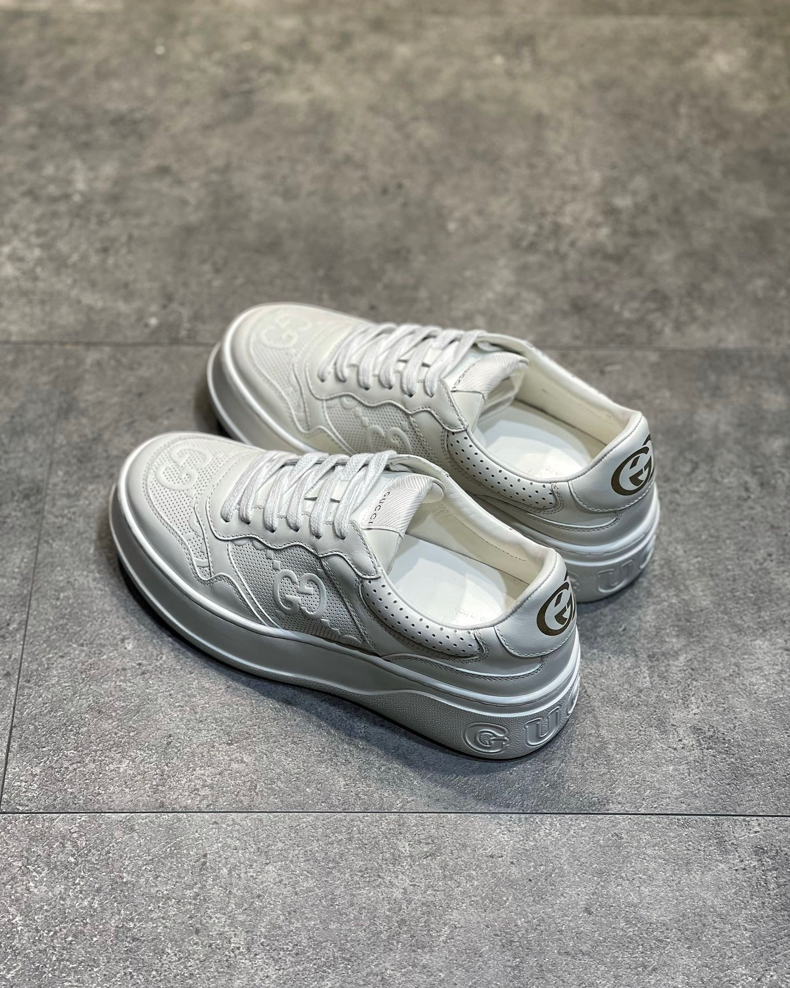 GG EMBOSSED SNEAKER